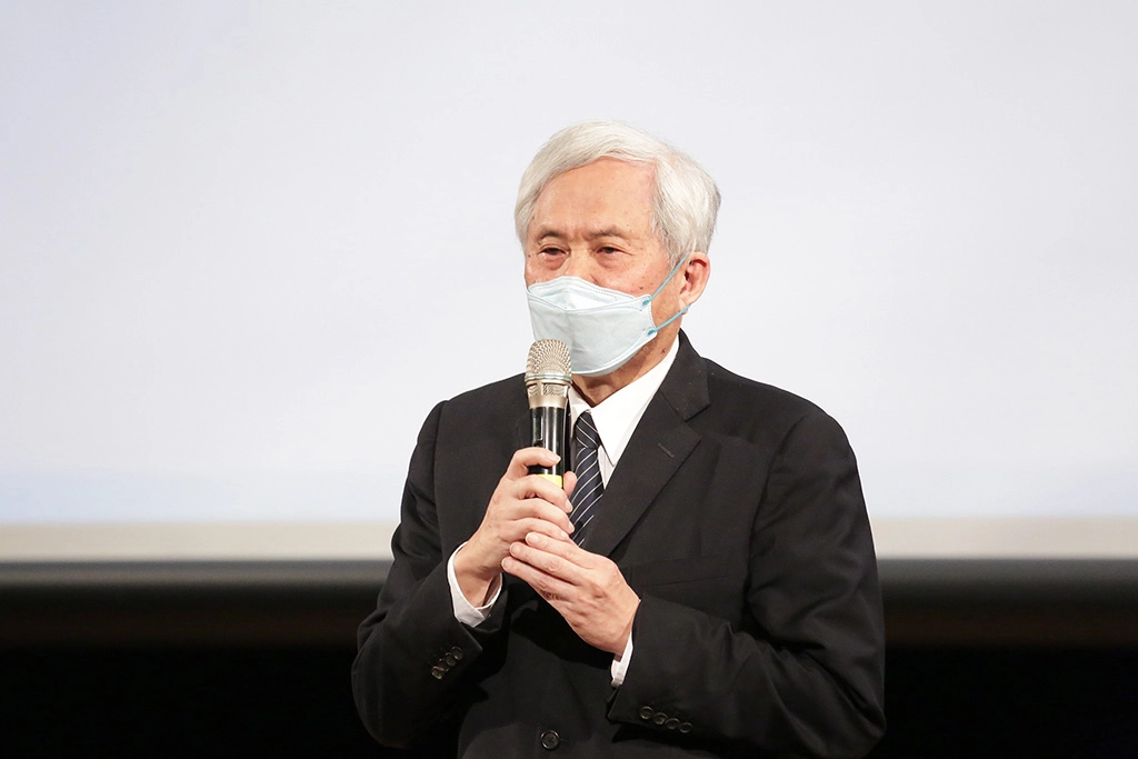 慈濟教育志業執行長王本榮說,許教授就像證嚴法師所說的「老師心、菩薩心,愛之深,責之切。」是最佳的典範。