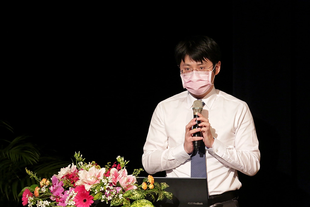 慈濟大學畢業的泌尿部內視鏡泌尿科主任張嘉峰感恩的表示,一切都要歸功於許主任的發現,而泌尿部也與許主任陸續合作研究文章共有三十幾篇,每篇皆具有臨床價值。