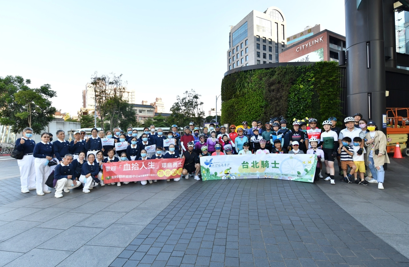 經過造血幹細胞移植成功的六位癌友,在「血拾人生」的社團相約挑戰九天八夜單車環島行程,期能圓滿人生的新里程。