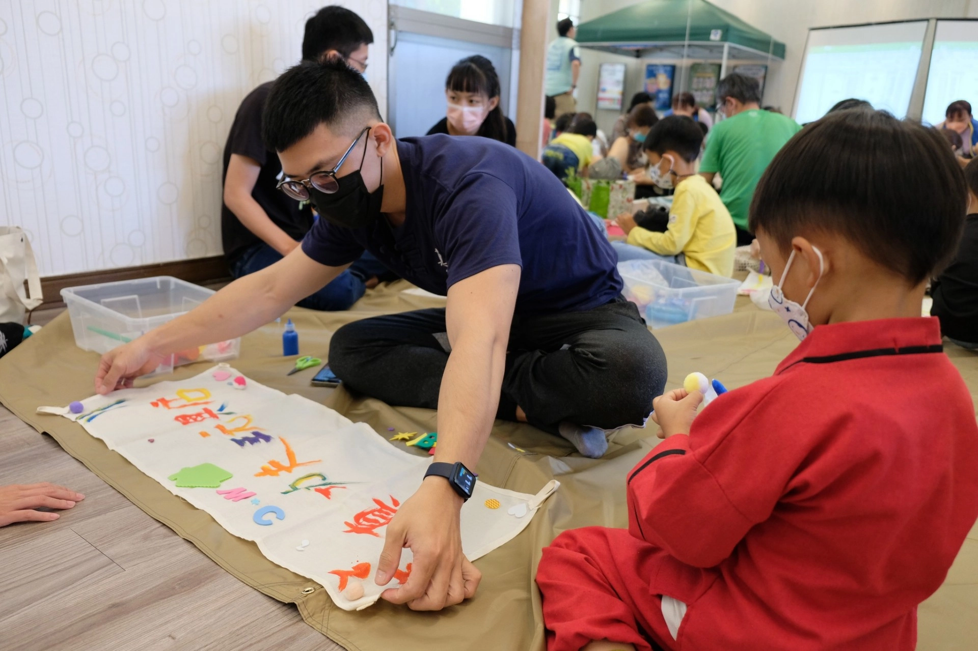去年小老闆市集活動受到歡迎,今年擴大於花蓮縣婦幼親創園區舉辦