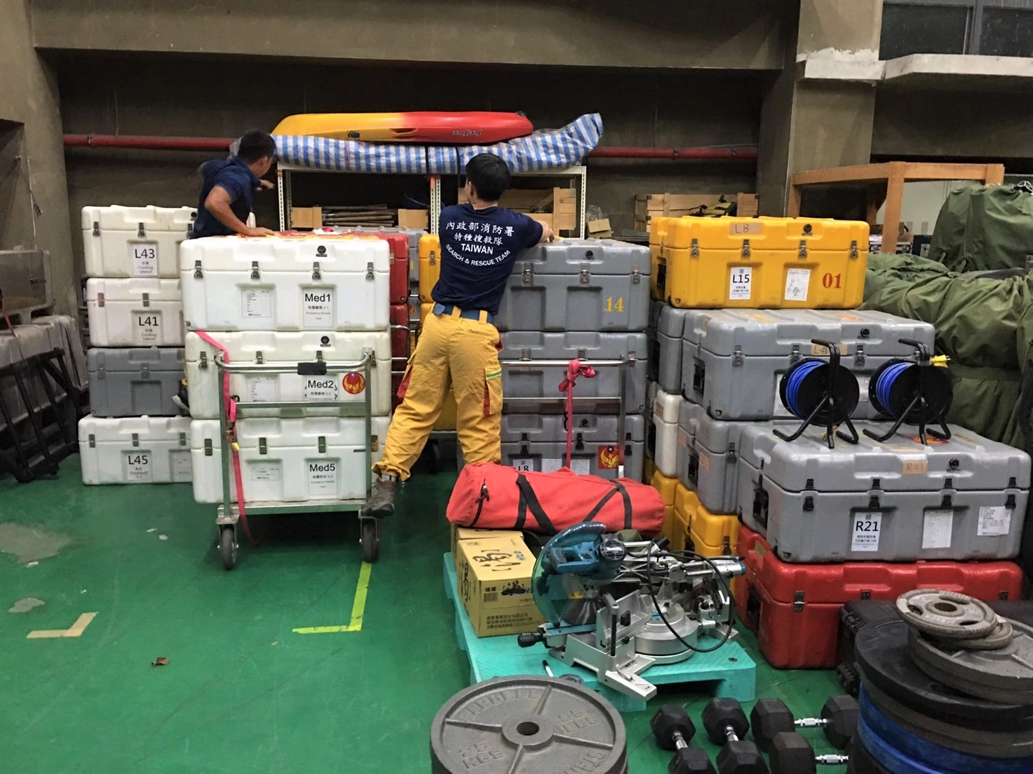 消防署第一時間立即通報國際人道救援任務輪值縣市-臺北市消防局整備救災,目前已完成該署搜救人員30位、搜救犬1隻與各式救援裝備器材5公噸的國際人道救援專案包機救援任務整備,隨時可因應國際間各項災難應變速度。