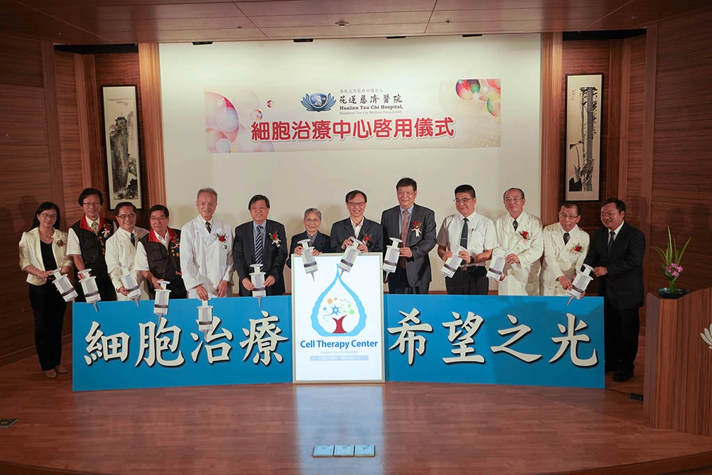 花蓮慈濟醫院在林欣榮院長帶領下研究細胞治療近二十年,於二○一九年打造基因暨幹細胞研製中心,自日本引進細胞操作無菌隔離作業手套箱等設備。
