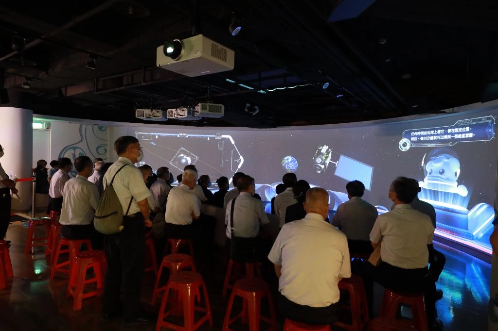 環形劇場展示區，帶著大家身歷其境體會海嘯、地震等災害，強化對天然災害的危險意識。