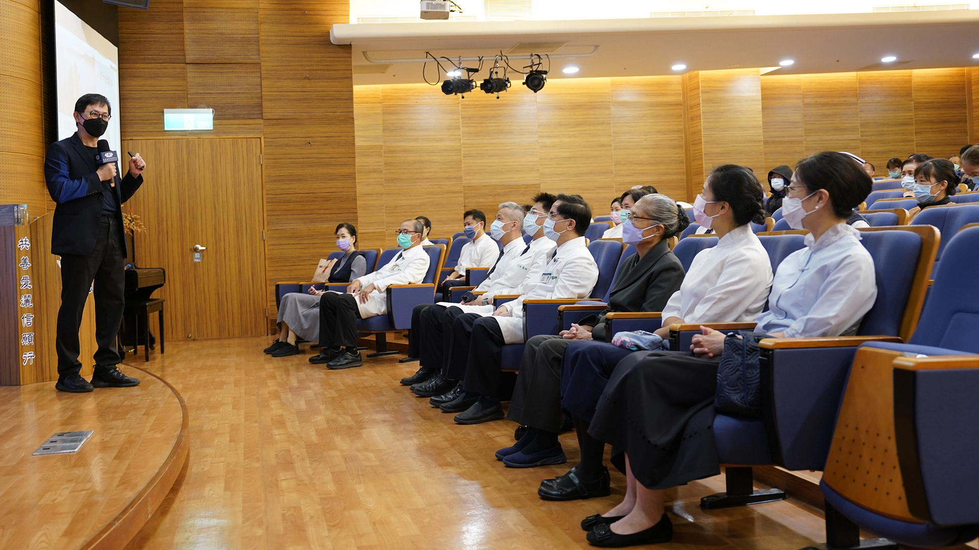 和碩董事長童子賢董事長分享他自幼的知識啟蒙,閱讀就像旅行,充滿趣味,也影響他在工作上的思維。