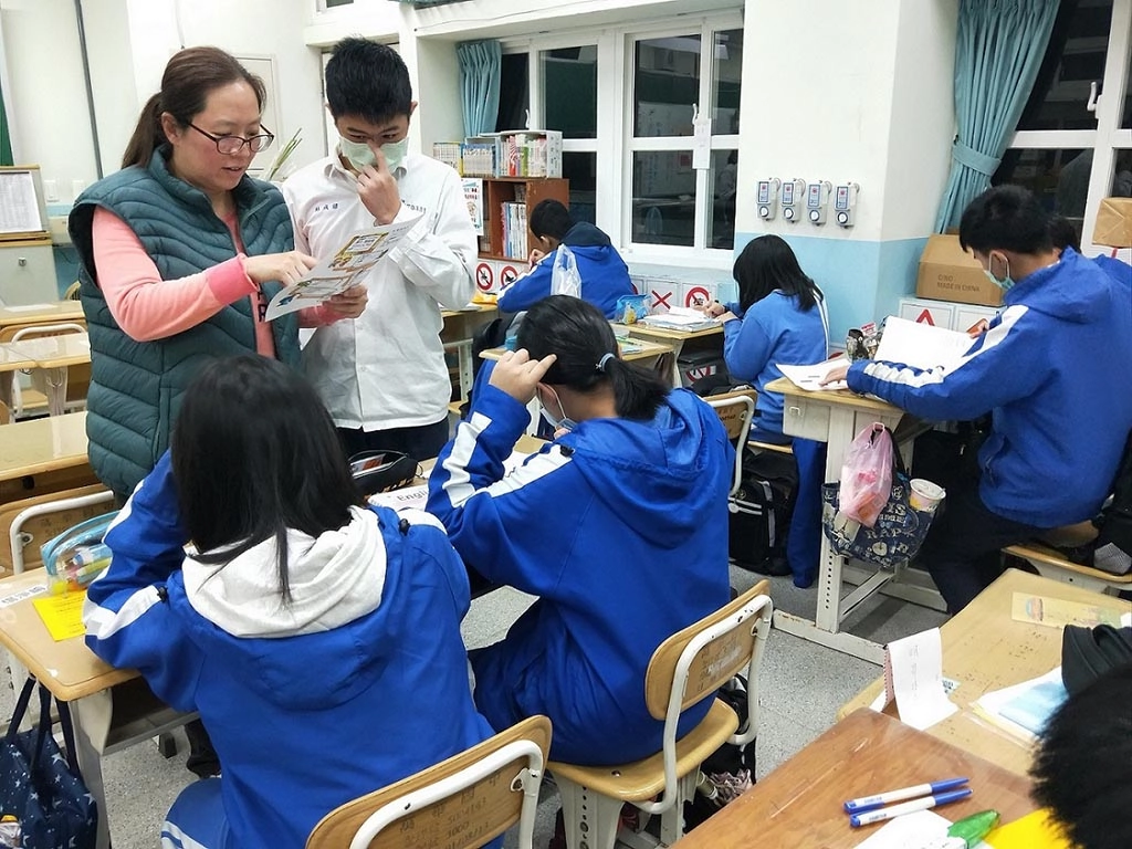 陳台瓊協助特教生在輕鬆歡樂的氛圍中打破學習障礙,建立起自信心。