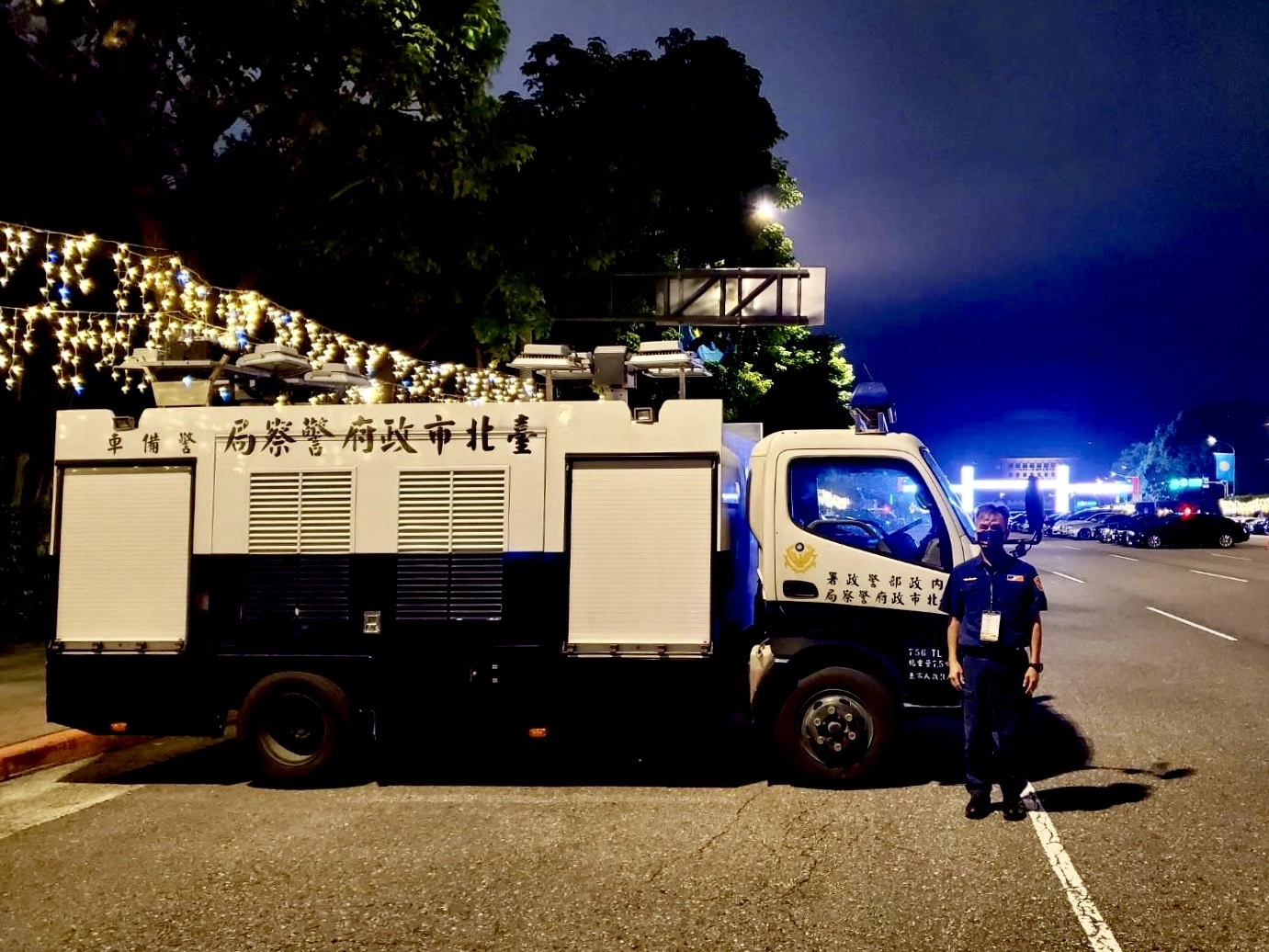 臺北市保大員警執行場地檢查監控等勤務,各項維安工作務必做到滴水不漏。