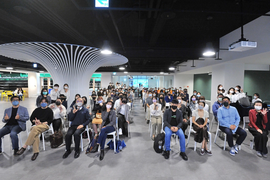 為因應快速變化的世界,慈濟國際青年會推出Youth Action:Reimagining our future together「青年行動‧共構未來」,第一屆慈濟國際青年永續年會。