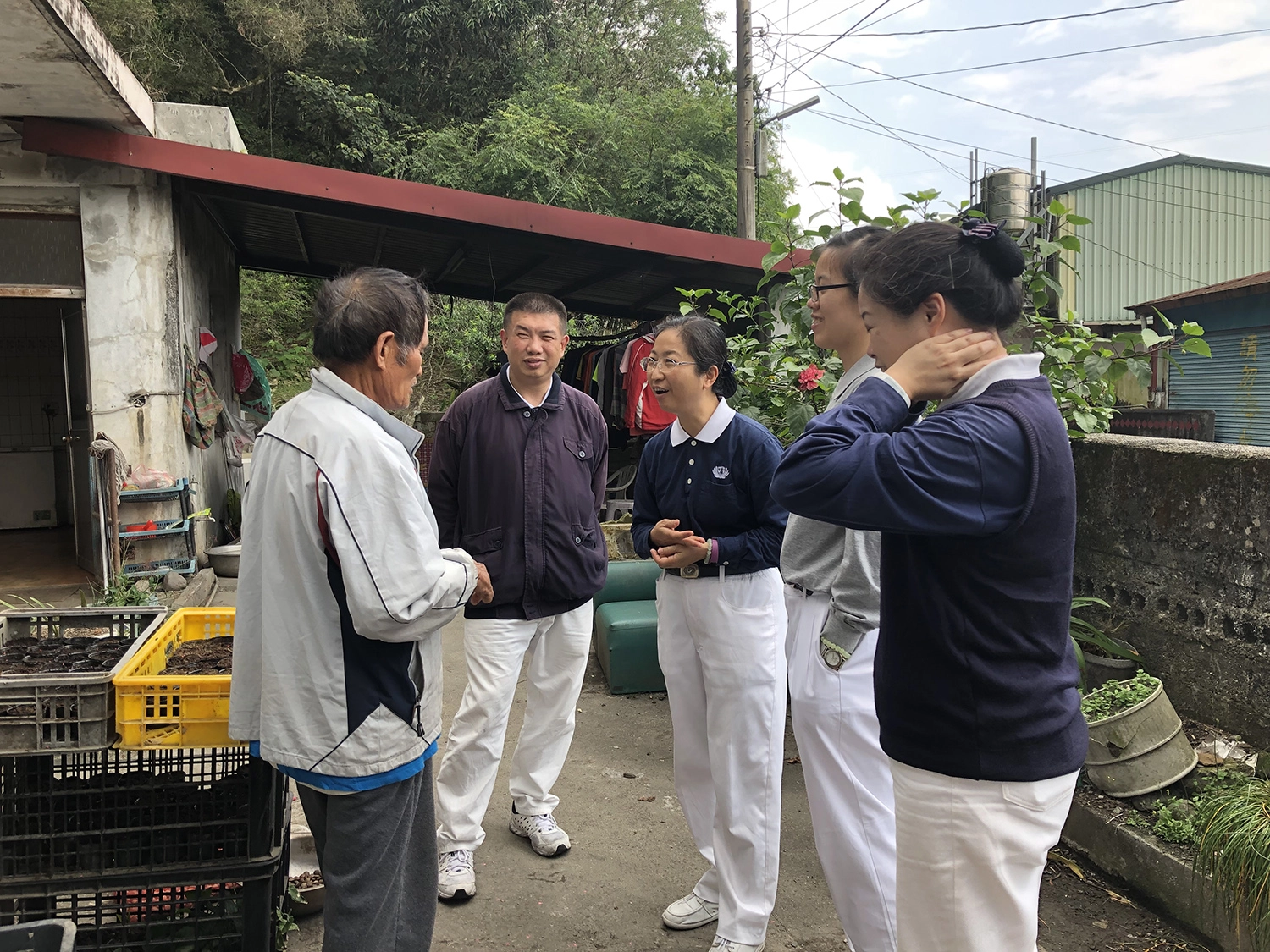 慈濟志工固定前往小軒家訪視關懷,照片攝於2019年4月。(攝影:陳誼謙)