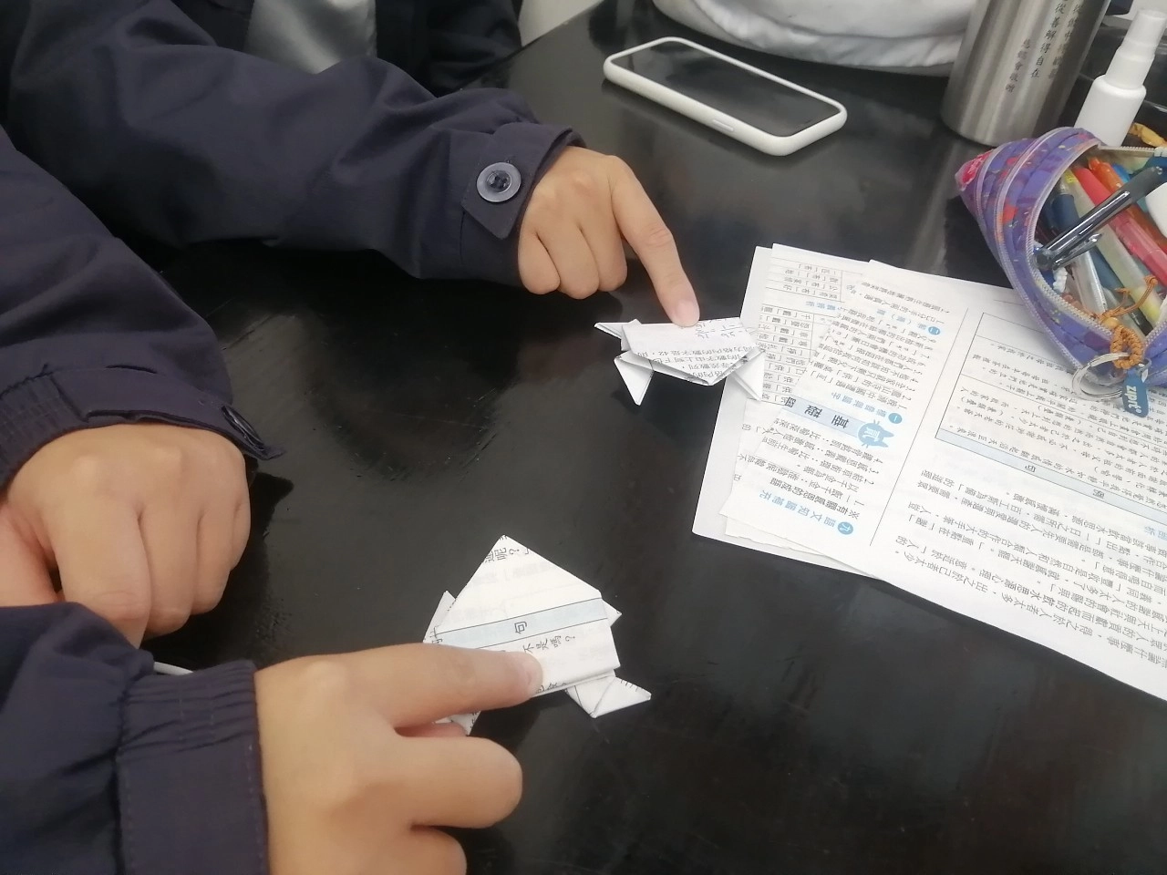 學生表示,要有抗壓力,隨時調整力度,找到最合適的跳躍高度。