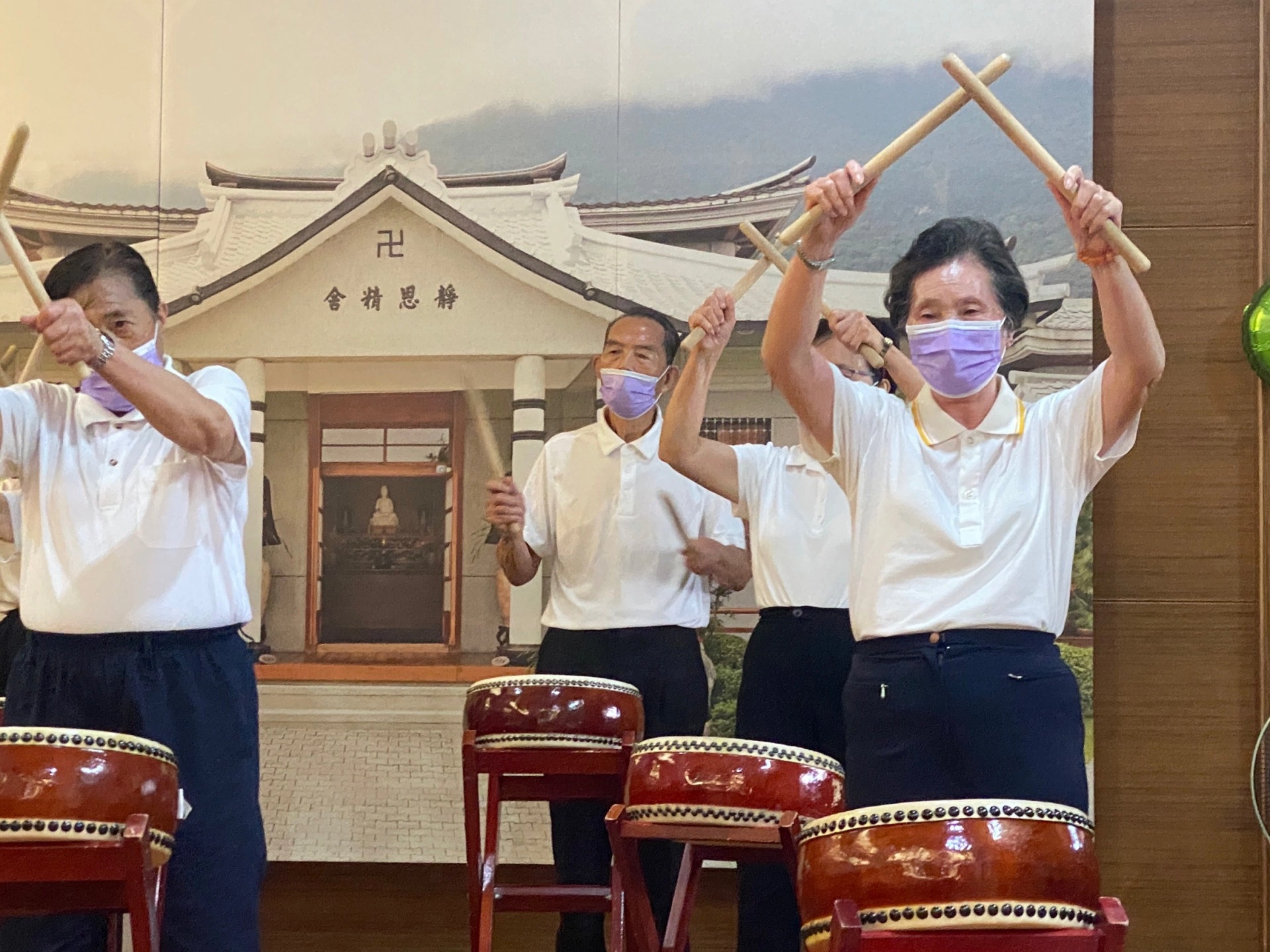 慈濟8月31日舉辦清水靜思堂長照C據點四週年成果展,用太鼓表演揭開序幕。