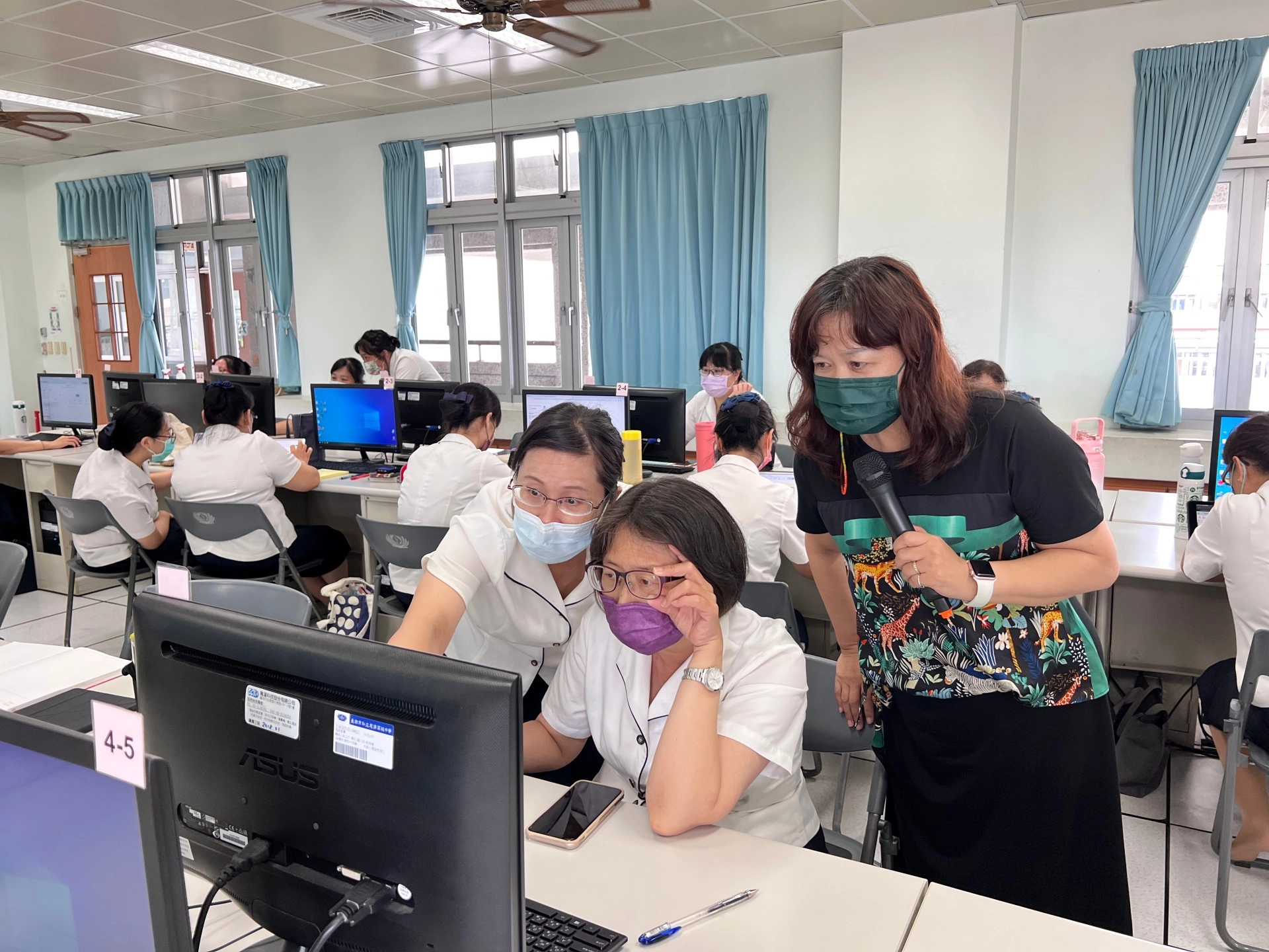 「班班有網路,生生用平板」,臺南慈小建置全校無線網路以及平板採購