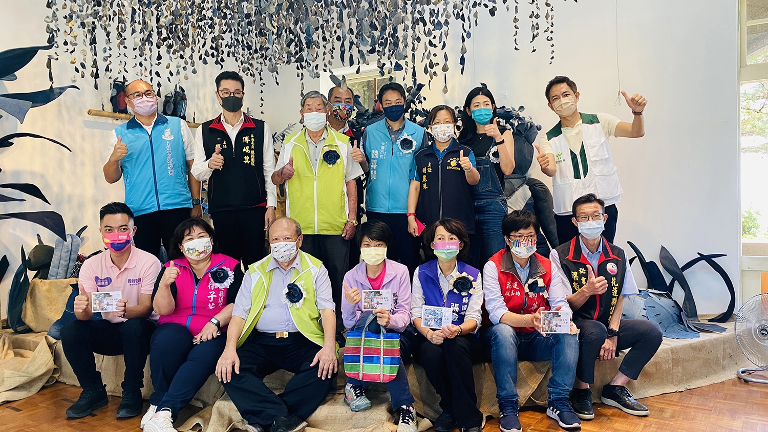 現場來賓為《後山&middot;家優》品牌成立合影。