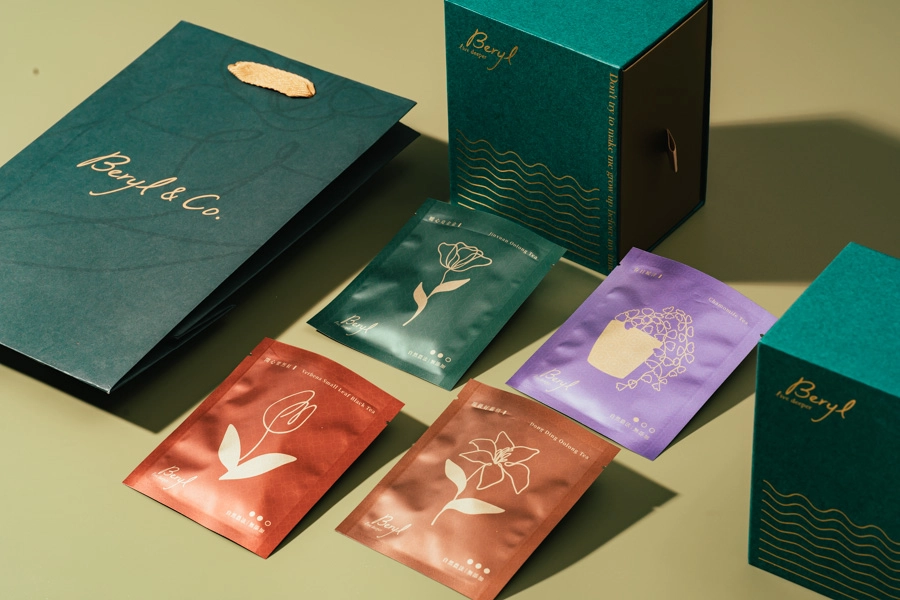 Beryl & Co.主打臺灣自然農法的茶葉加上德國有機花草,品牌形象結合美學與文學。