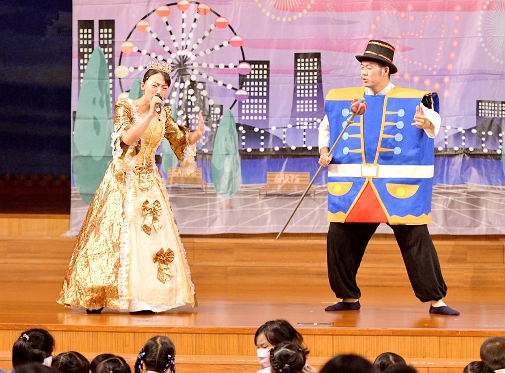 臺灣是個多元族群組成的國家,「新住民」成為人口結構上重要族群之一,認識及尊重來自不同國度的文化。