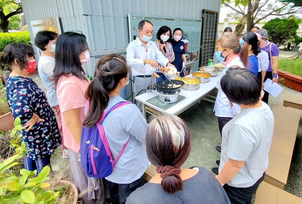 這支名為「說法無量義無量」的志工團隊,用實實在在的行動,贏得在地鄉親的信任與支持,並攜手建設自己的心靈家園。