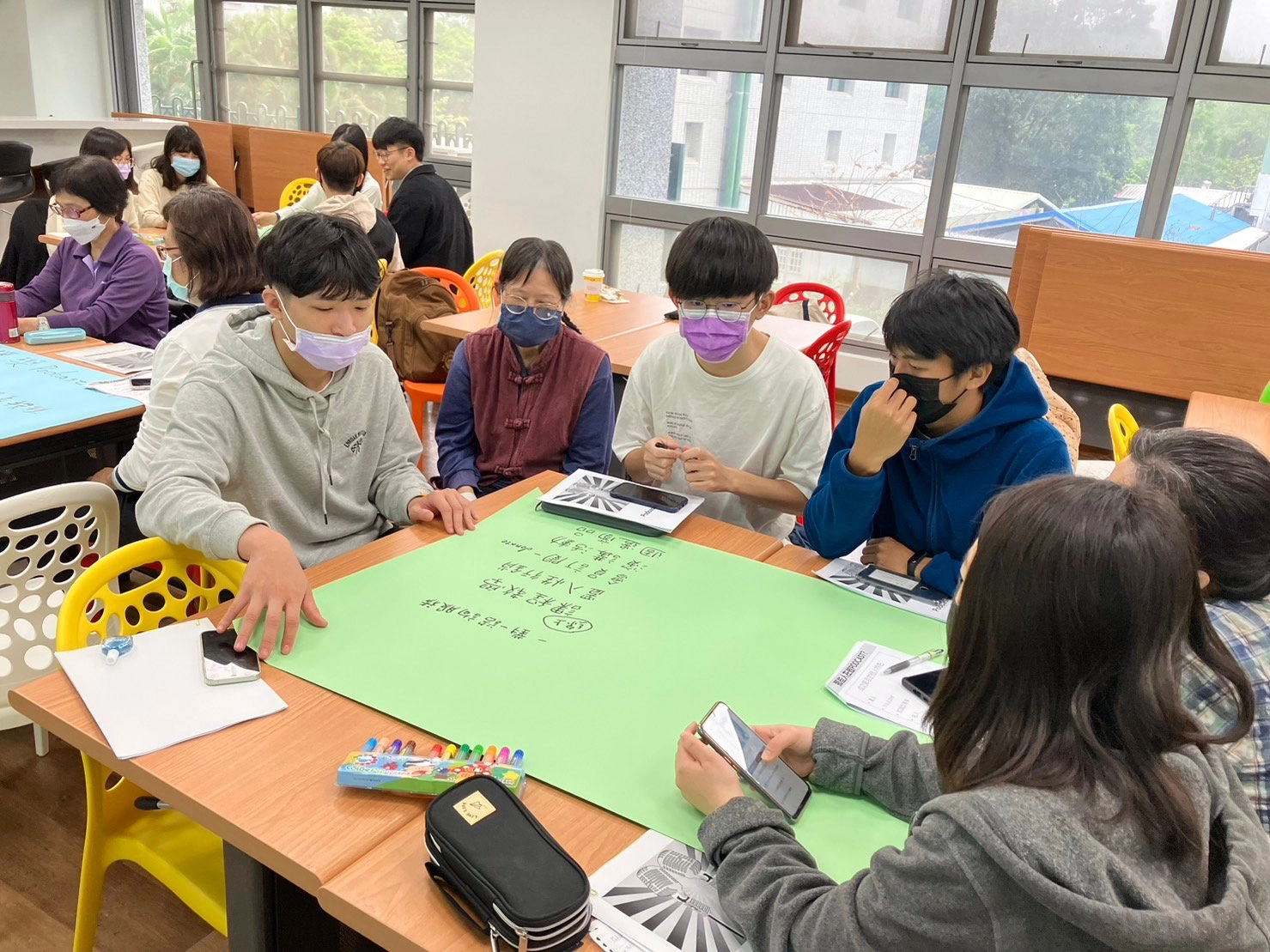 在這個求新、求變的時代,如何讓學生找到自己有興趣的領域,發揮專業的力量,期待透過該計畫,陪伴同學找尋未來的職場和興趣。