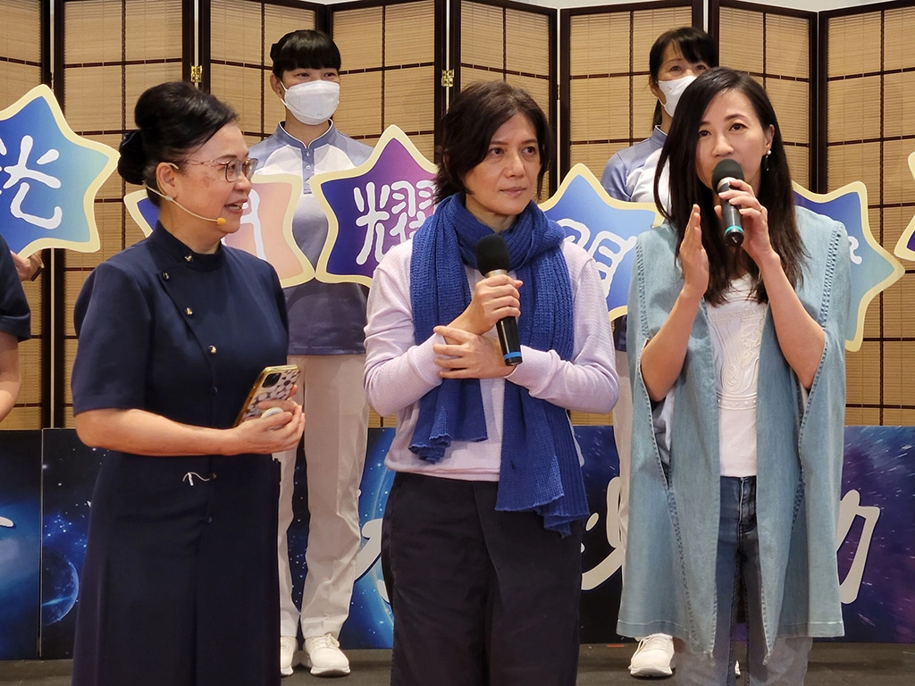 黃柔閩(中)、潘奕如(右)回到家鄉高雄,宣傳大愛劇場《最佳配角》。