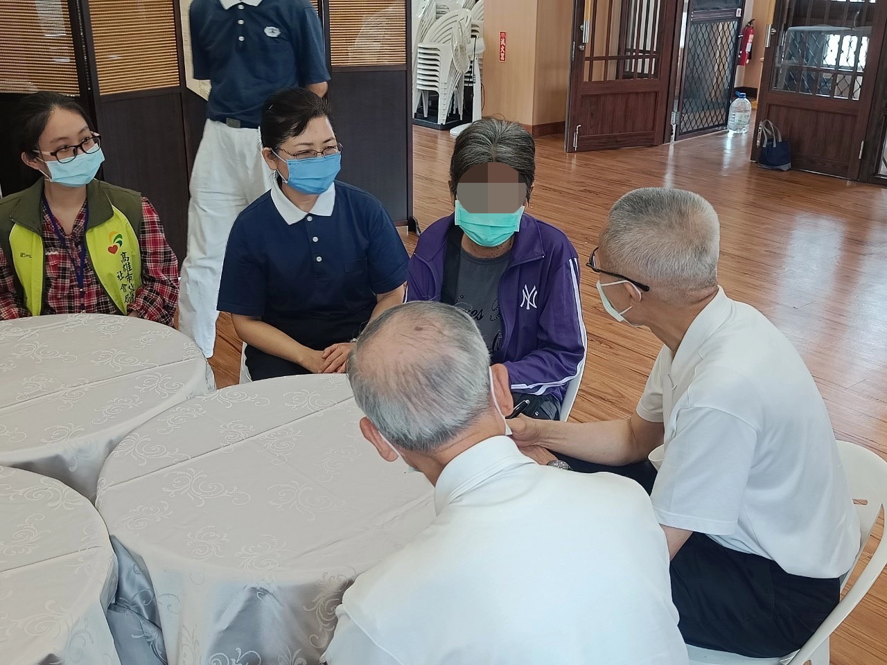透過公私協力共同促進關懷獨居弱勢身障者的福祉,加強照顧未使用正式體系服務身障者的經濟、生活與社會參與等需求。