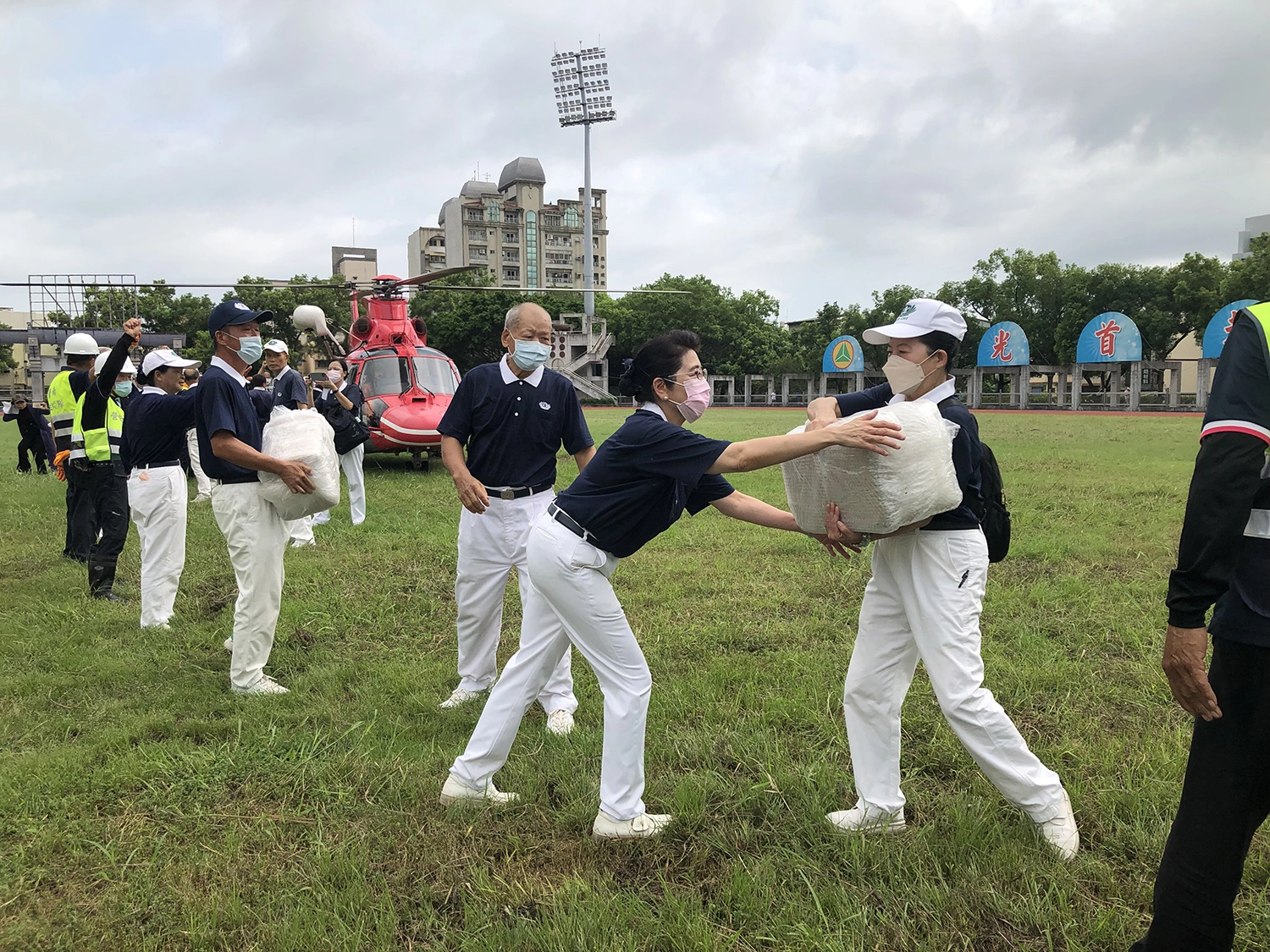 南投縣府提出物資空中運補需求約2噸,慈濟及時提供1.7噸物資。(圖為慈濟基金會提供)