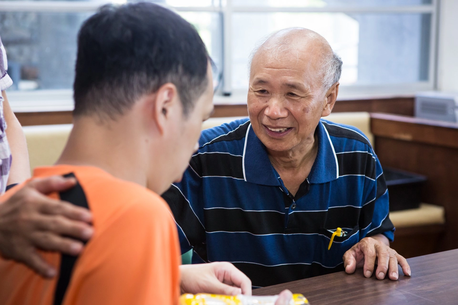 74歲的榮貴爸爸期盼,未來如果伊甸可以代替自己照顧兒子,是再好不過的事了!