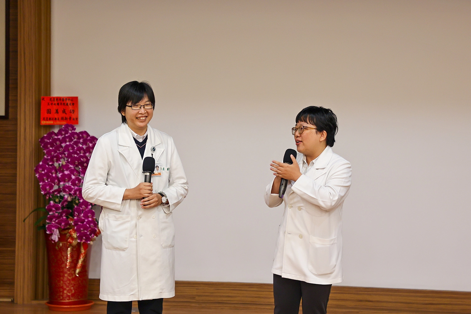 張簡媜鶧感恩陳怡真醫師帶領她更加深入認識中醫,從問診的醫師到學姊,一路走來,陪伴並見證她從病人成為醫師的成長。