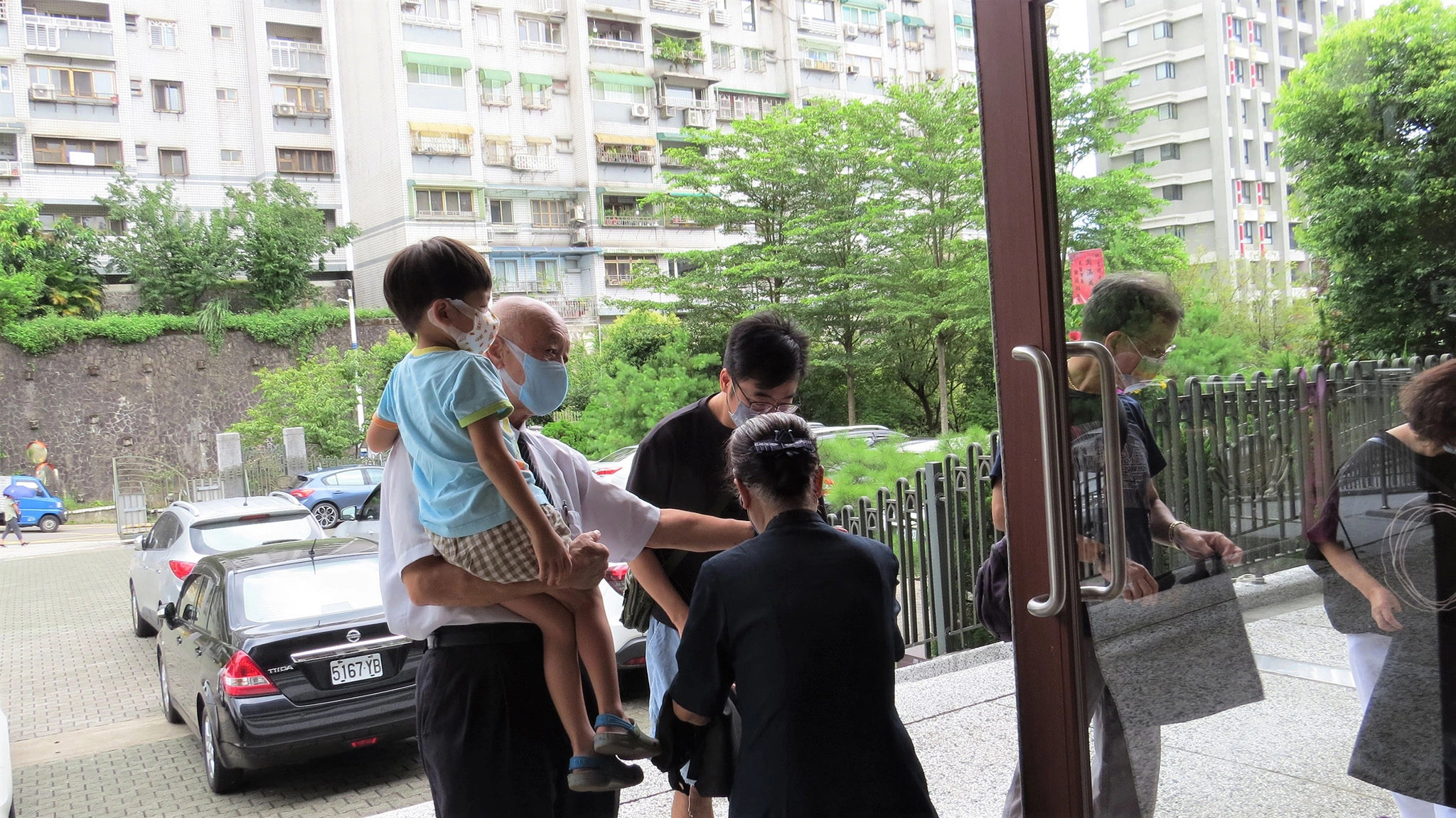 周末午後,基隆鄉親闔家前來靜思堂參加音樂饗宴