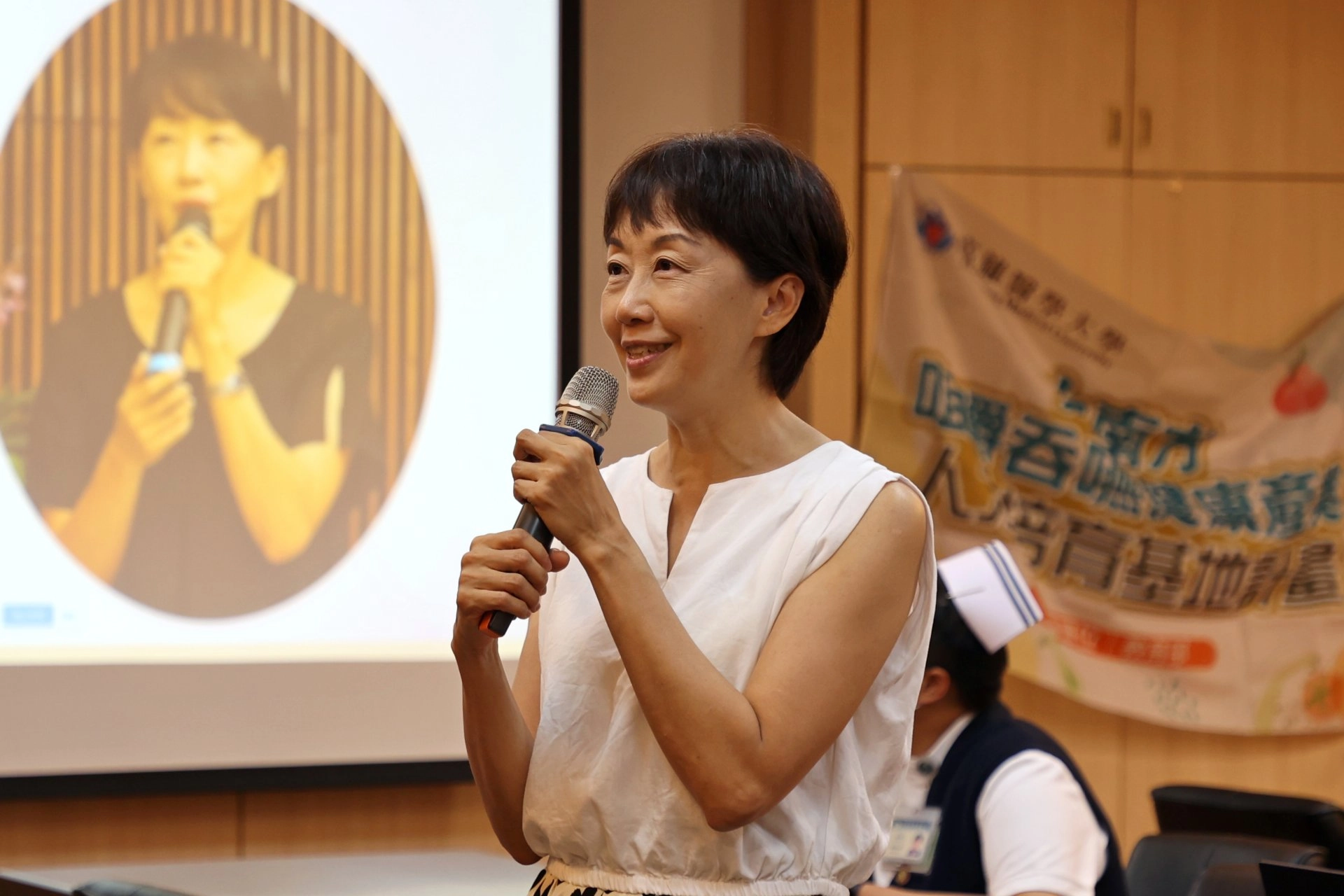 周傳慧科長指出,目前口腔醫療政策強調落實長照政策的參與,感恩花蓮慈院心蓮病房用心守護病人生命尊嚴,也期望透過合作,提供末期患者更舒適的照護環境。