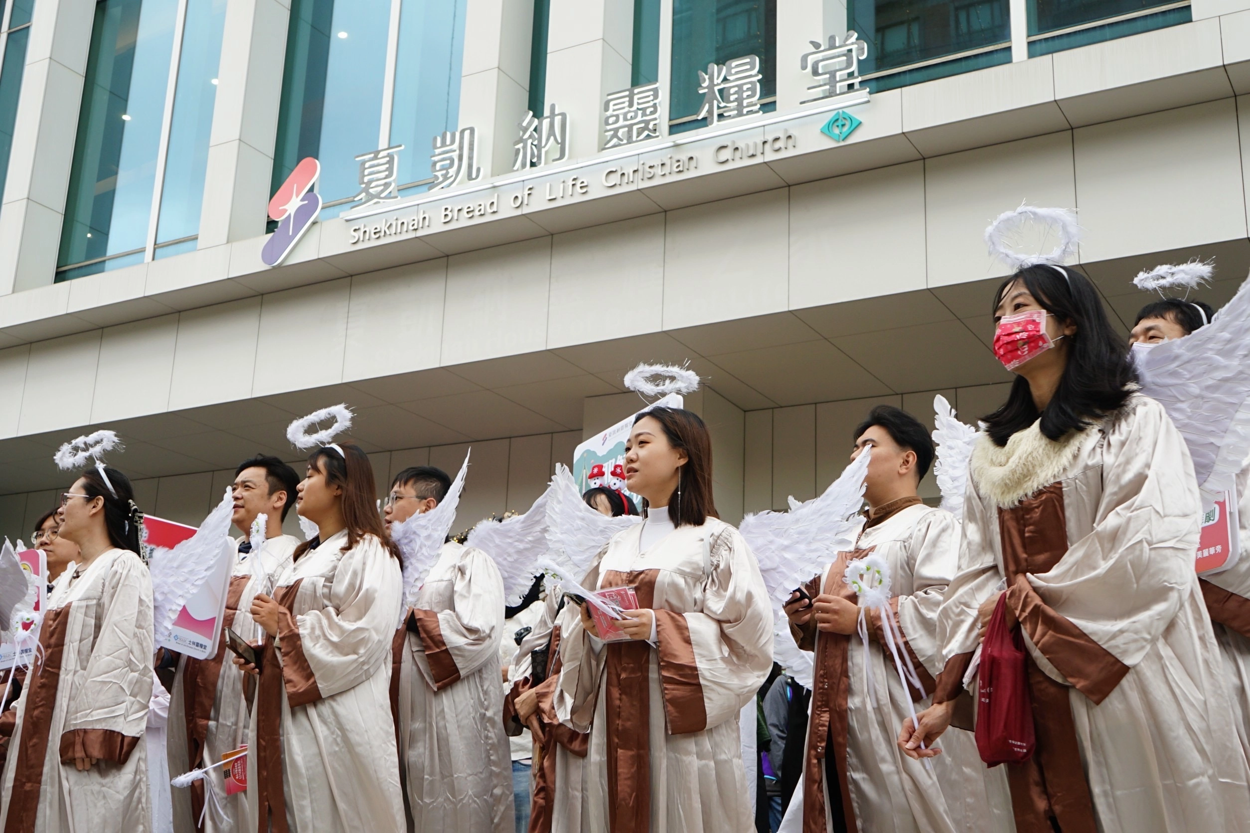 「天使好忙,快閃大直」跨文化聖誕節報佳音登場