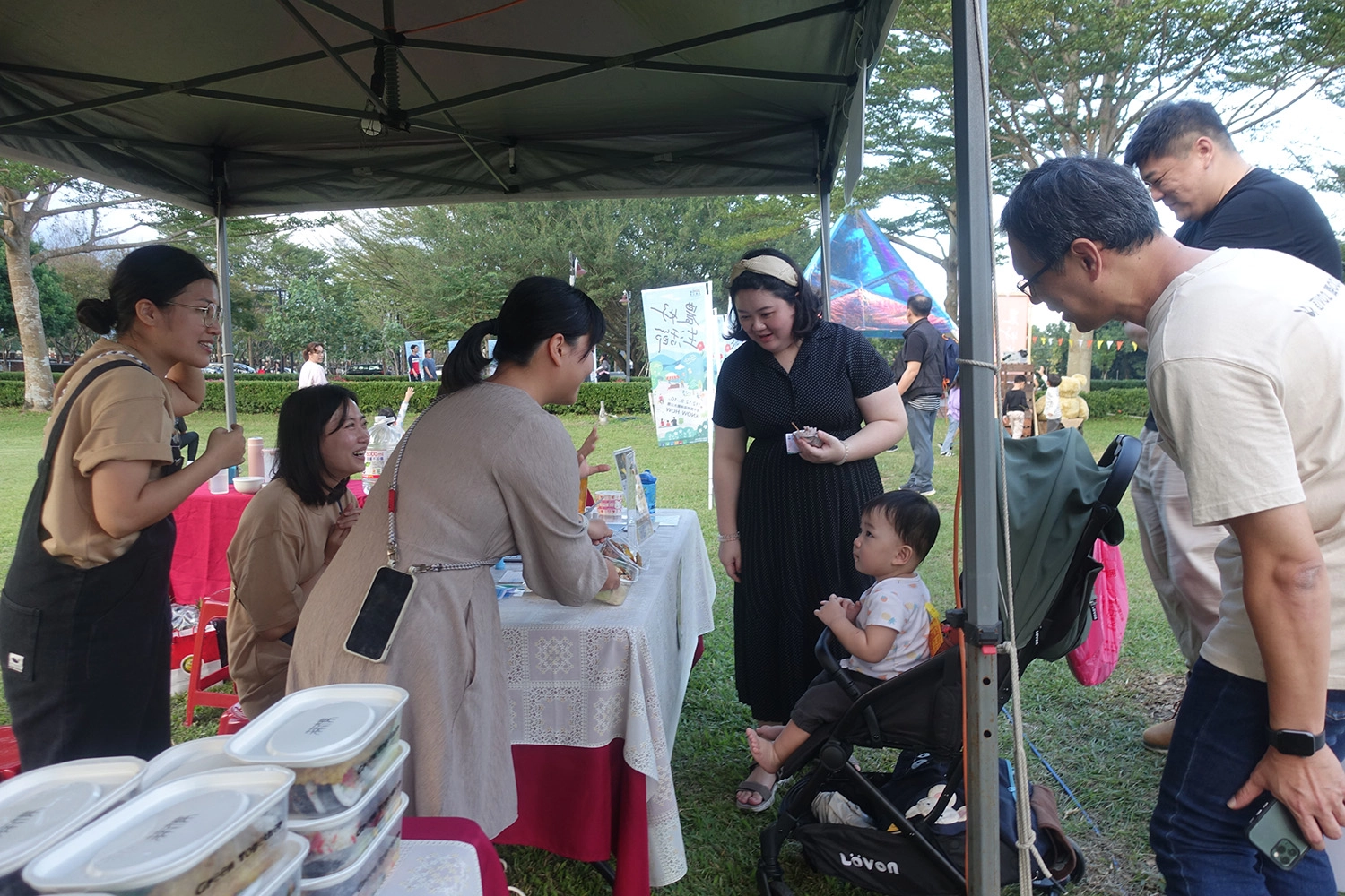 2023年「花蓮農好生活節」與慈濟「VO2蔬氧訂餐平台」合作推出蔬氧餐盒,吸引許多民眾駐足響應。