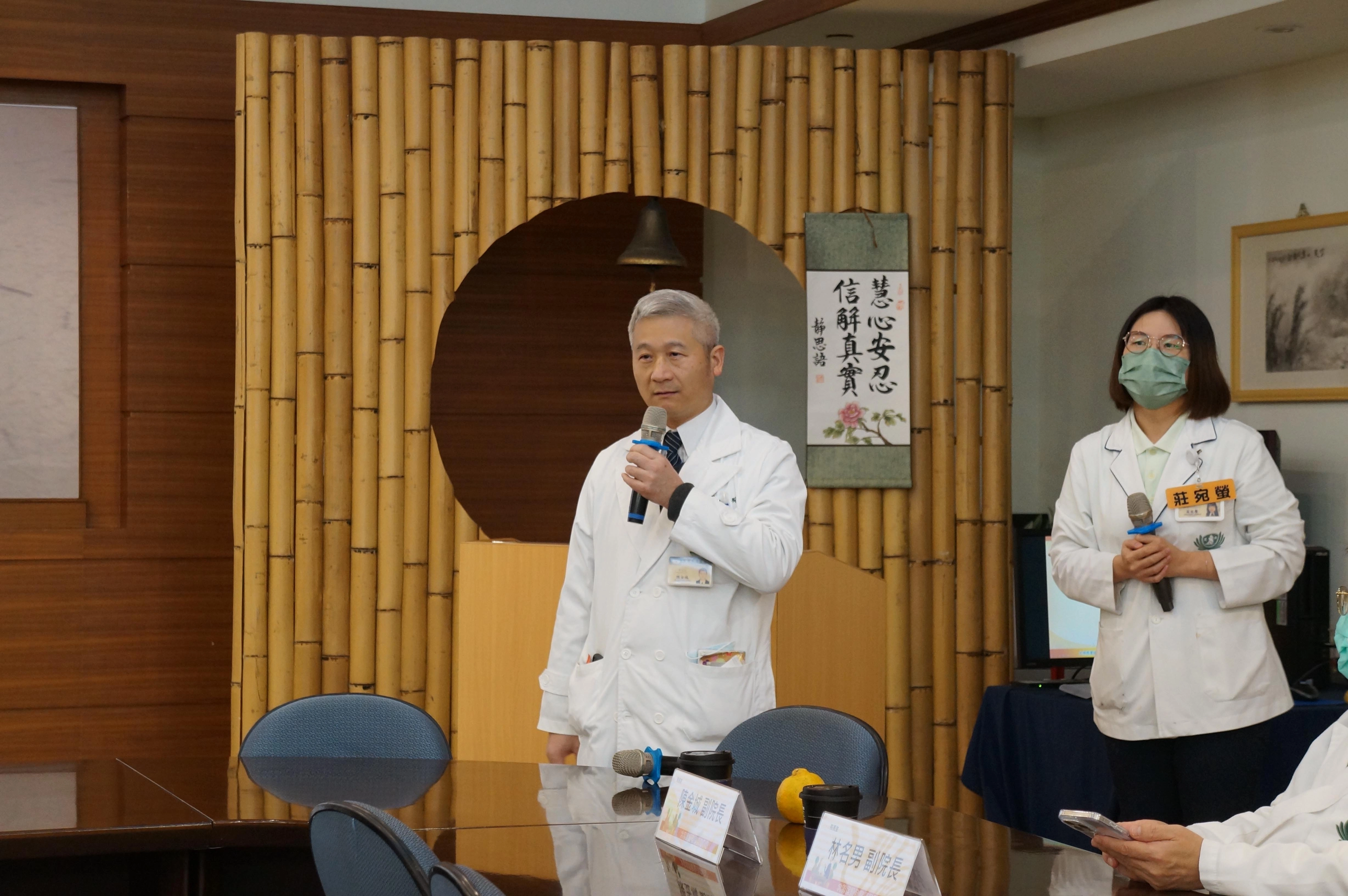 陳金城副院長致詞時,很感恩這四年來住民與家屬的肯定及護持,未來期許團隊能夠不斷往前邁進,提供更好的服務品質。