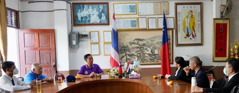 茶房村光復高中顏協清校長深深覺得慈濟是真心為泰北孩子思考未來