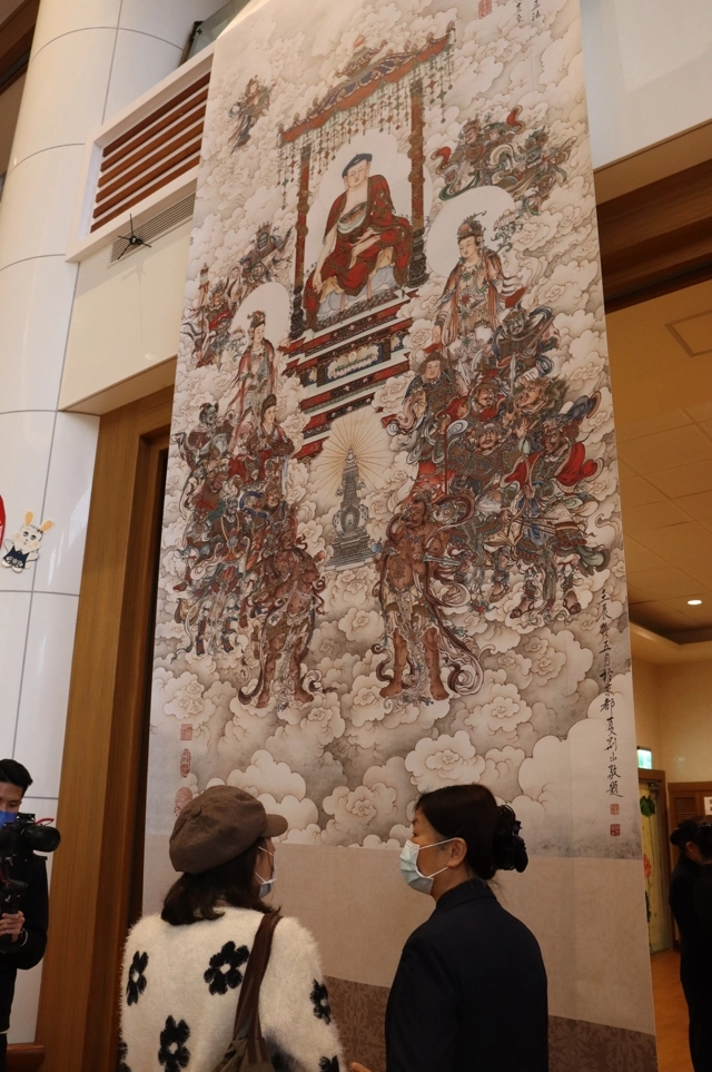 此次展覽以「萬法心生」為名,表達慈濟志業為佛教、眾生的使命,以及夏荊山強調「修心」的核心理念,認為凡事透過自學自悟自證,方能自成就。
