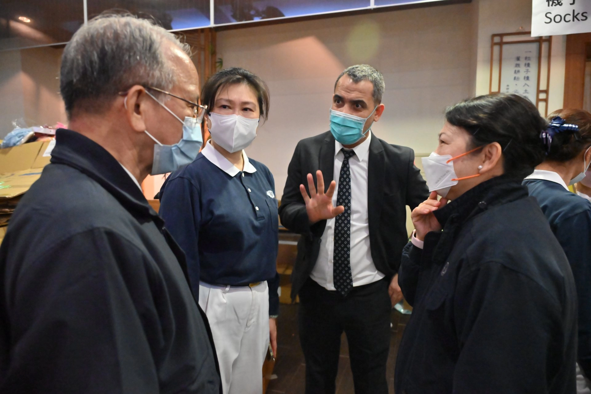 土耳其駐台商務辦事處代表貝定可(Muhammed BERDIBEK),於2月10日下午前往慈濟內湖園區感恩各界愛心。