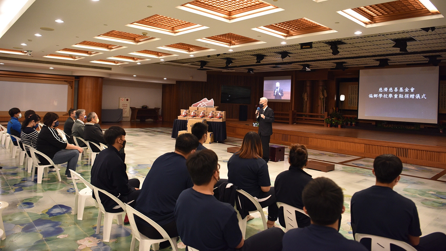 慈濟副執行長張宗義祝福選手繼續帶給學校、社區榮譽,為國爭光。