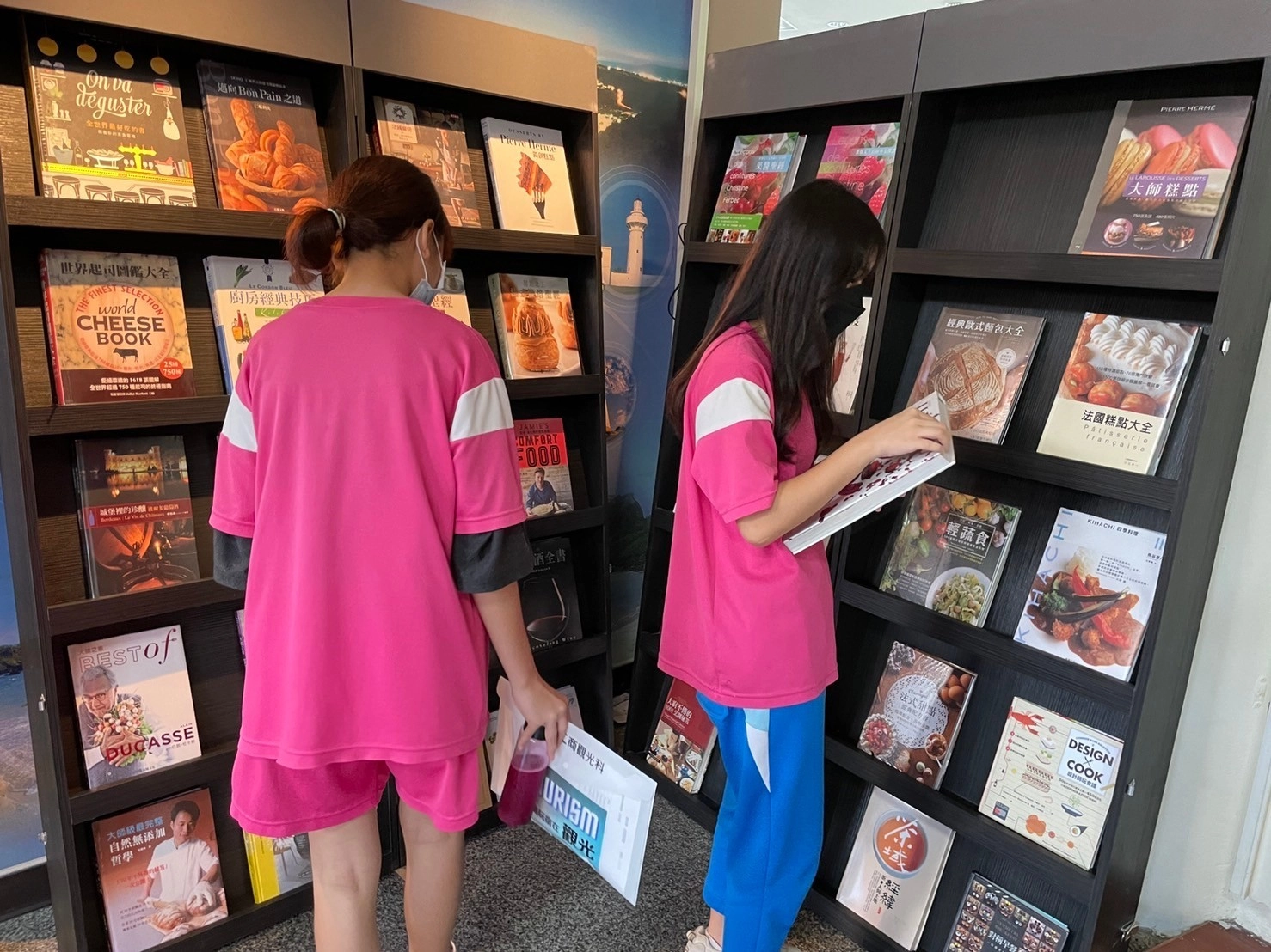 戴水教育基金會與益品書屋的偏鄉巡迴書展,搭起偏鄉孩子進入多元餐飲世界的橋樑。