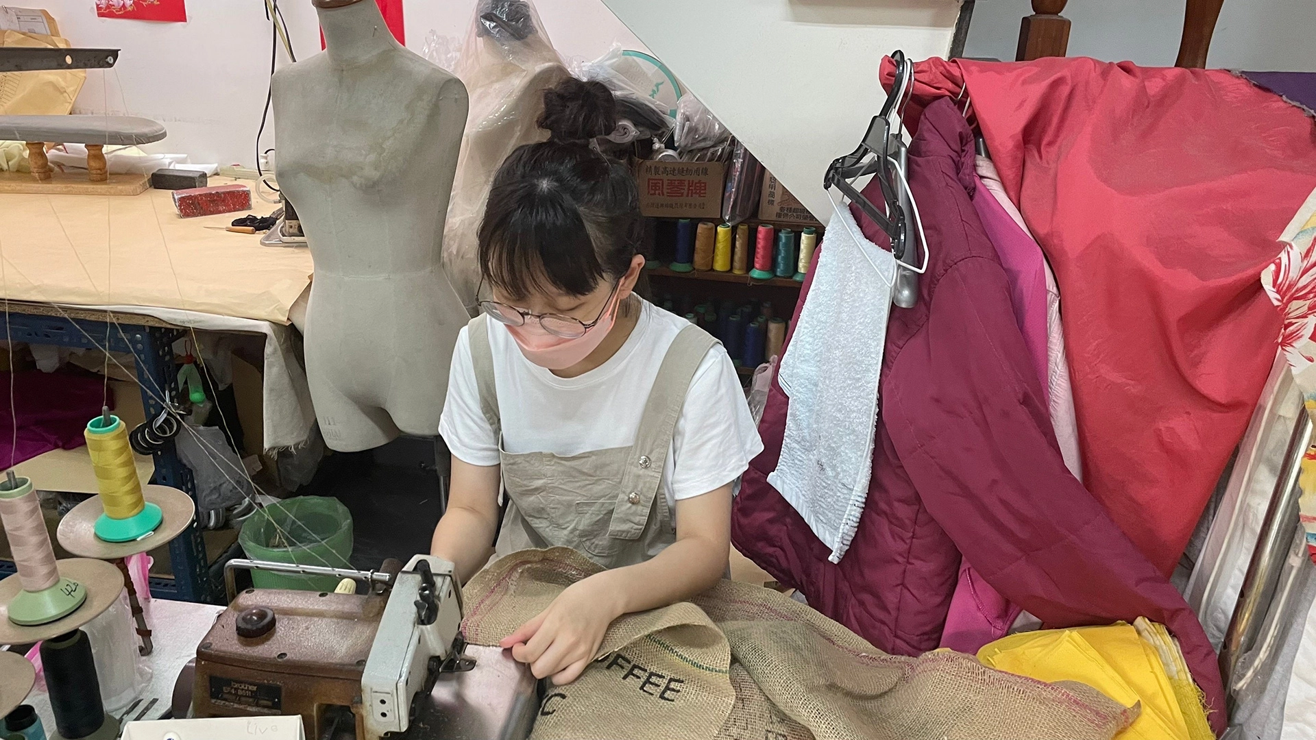 小綠人行動計畫:Gunny是他們為永續袋取的名字。又取諧音「加你」,告訴大家:環保減塑