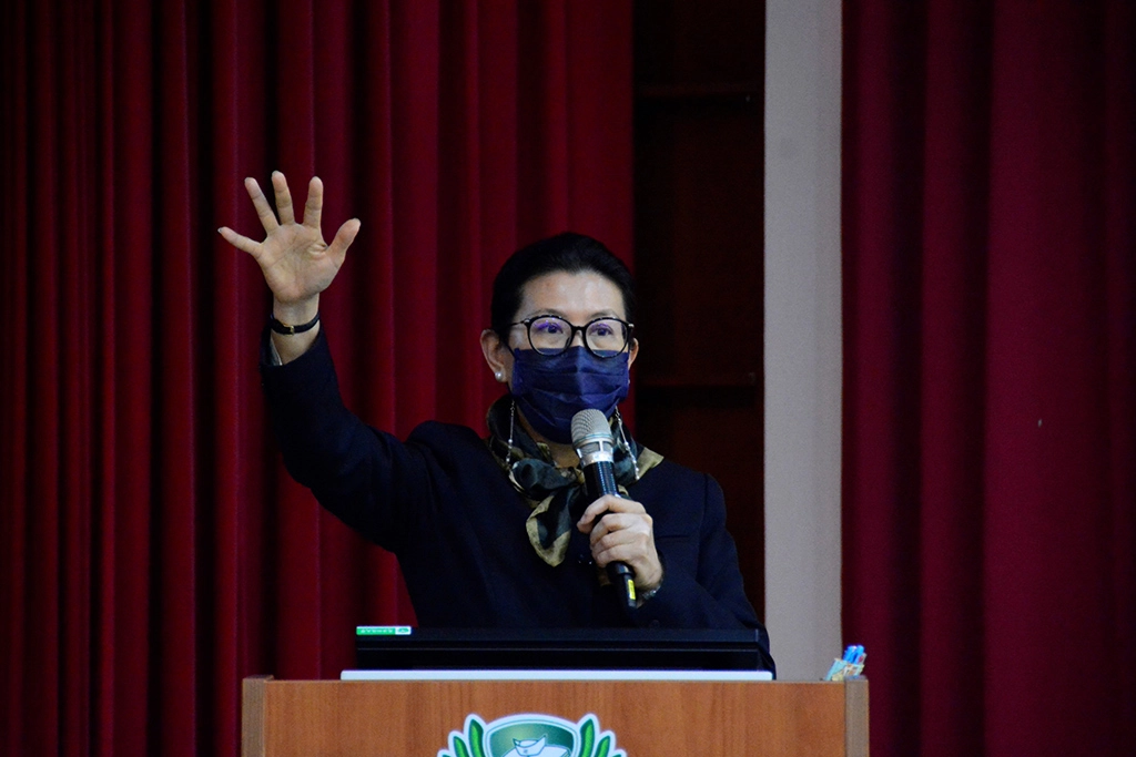 人文室主任謝麗華表示,期待 公費生能重新定義護理責任和使命。
