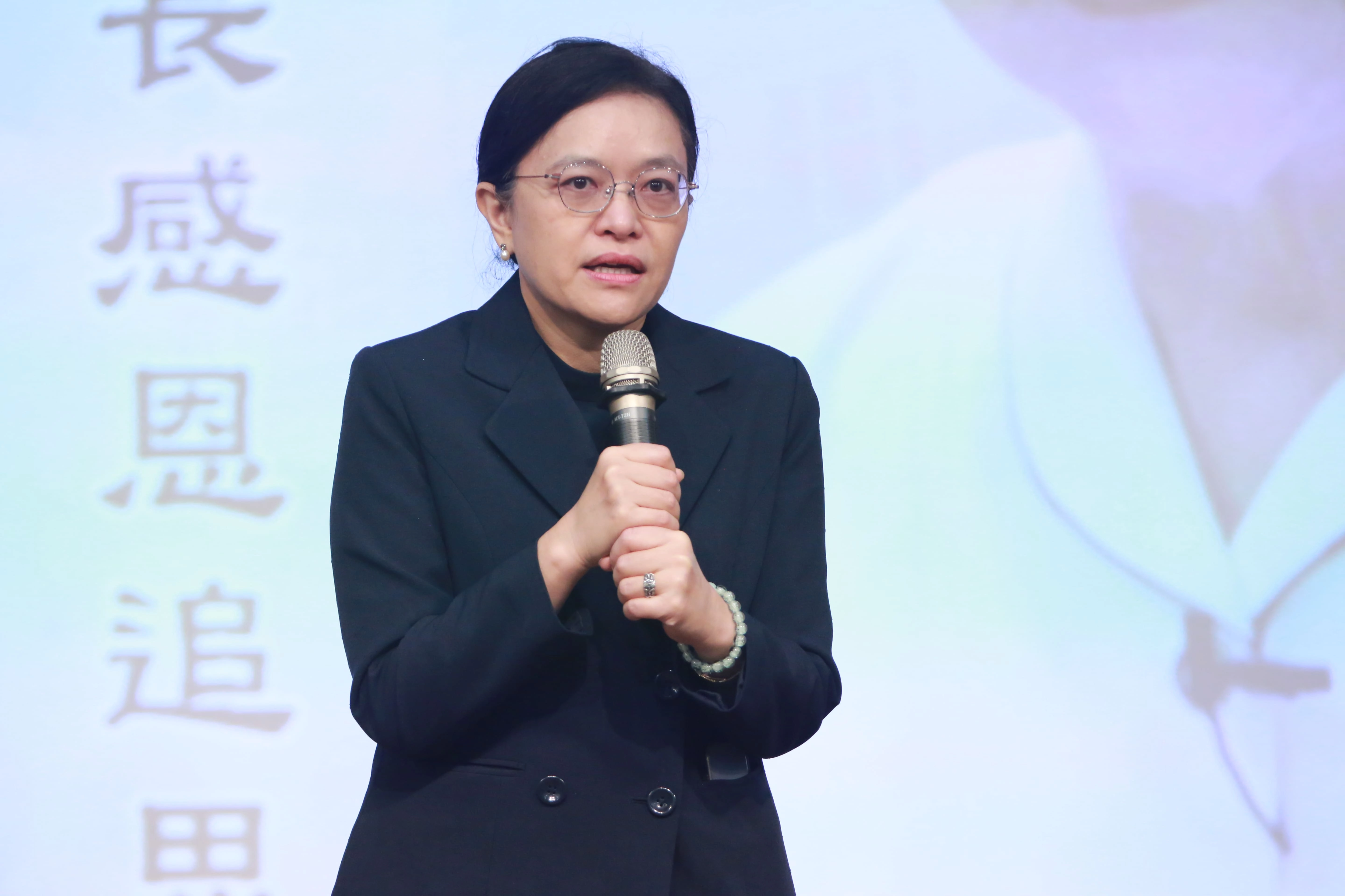 慈濟大學校長劉怡均表示,難以忘懷張校長務實的態度、縝密的思考,及面對生命的從容和堅毅。