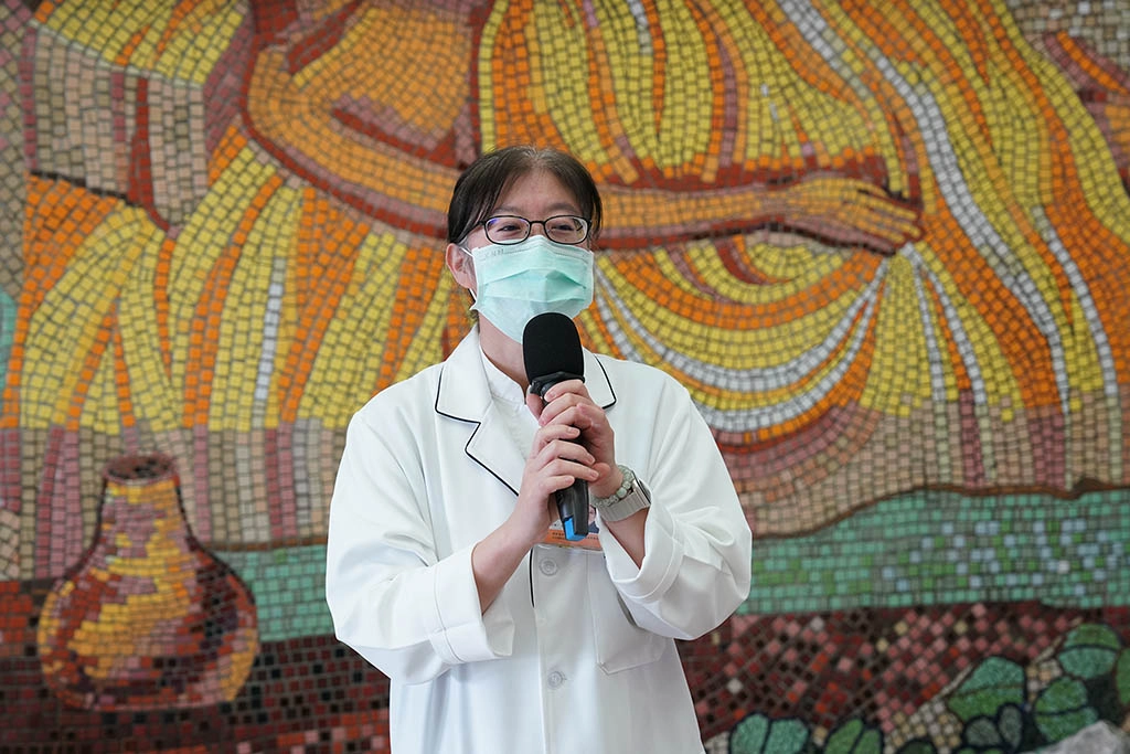 檢驗醫學科主任張淳淳表示,醫檢師就是幫民眾顧健康。