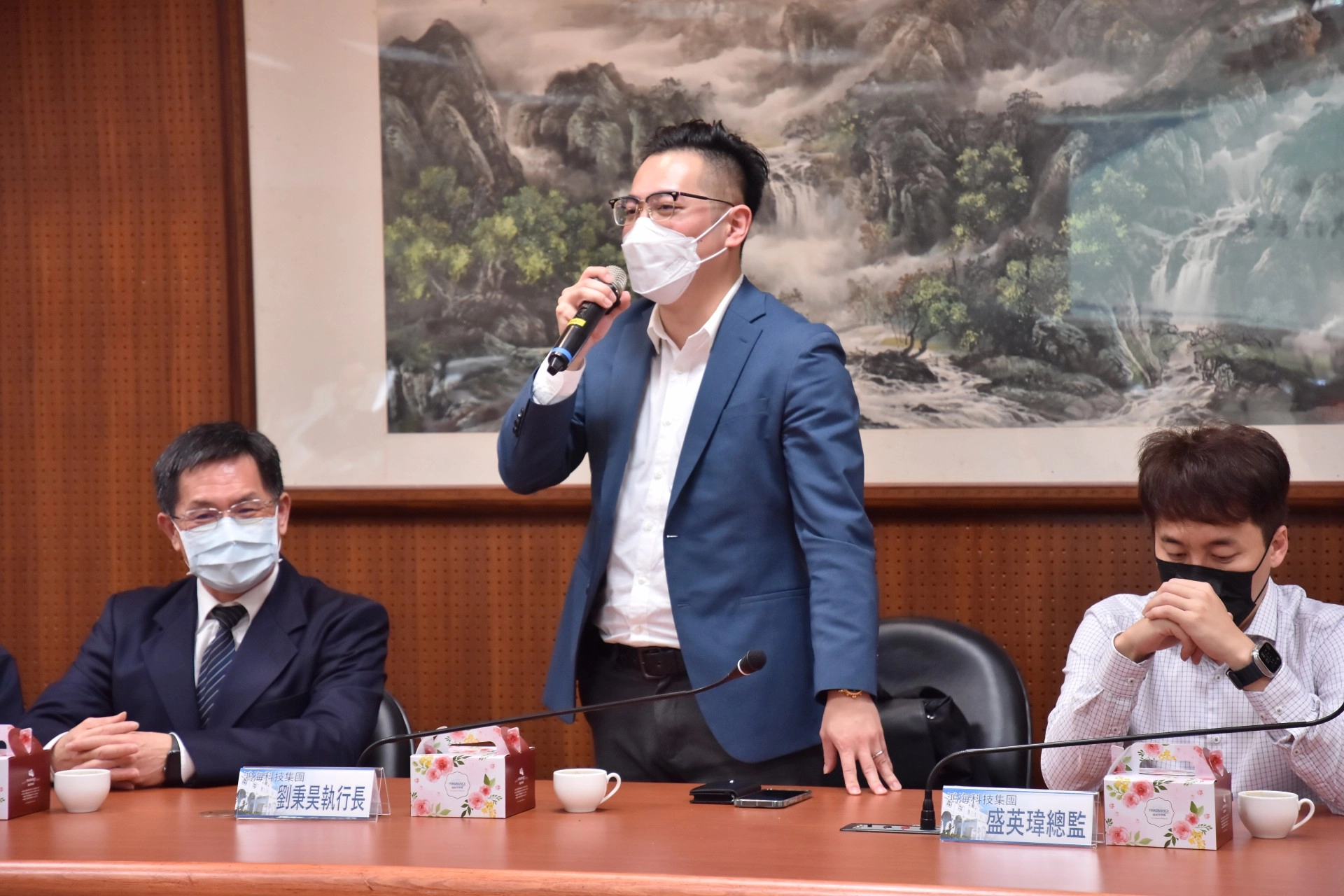 鴻海科技數位健康專案執行長劉秉昊表示,鴻海正在思索如何將AI人工智慧充分運用到各產業。