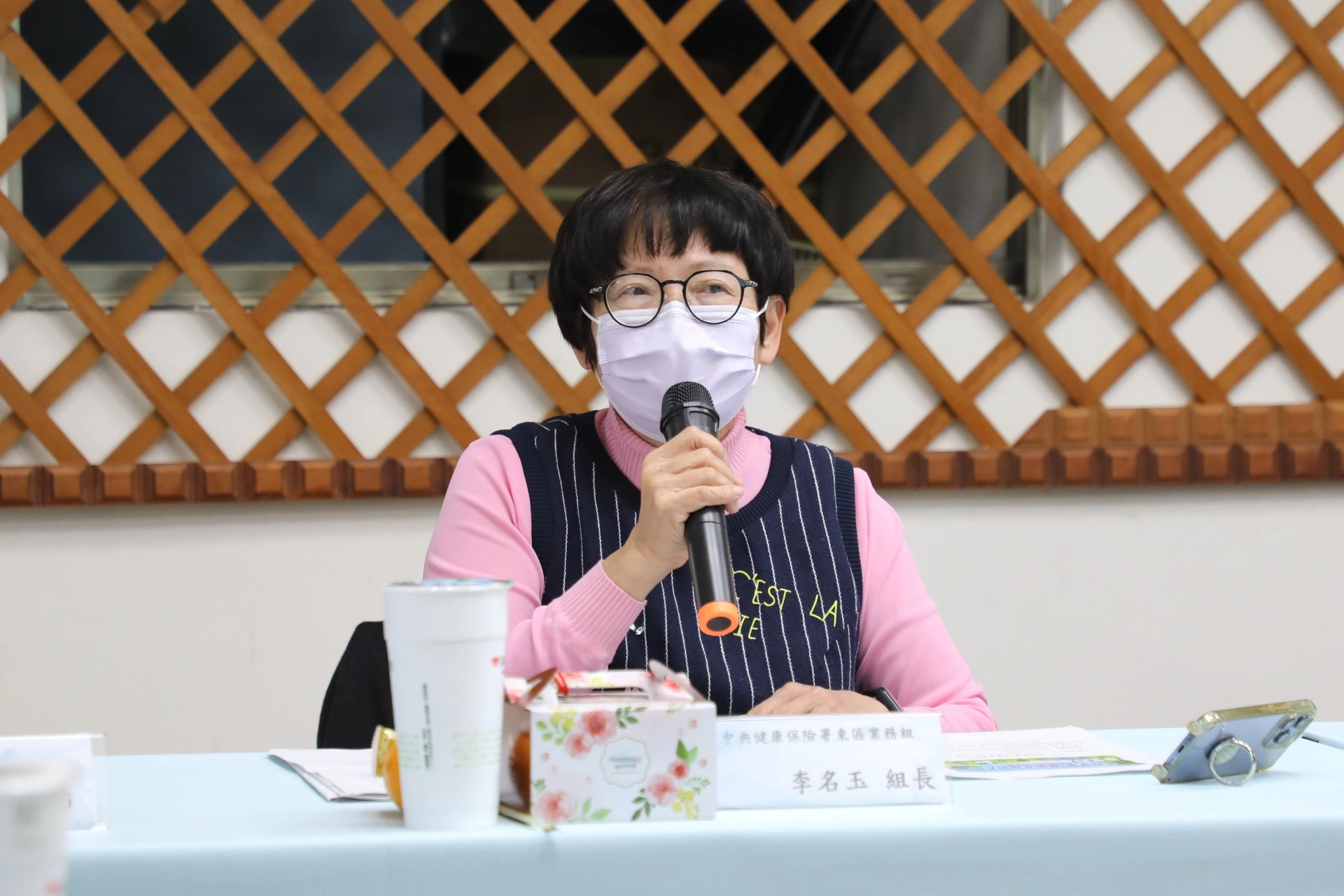 健保署東區業務組李名玉組長感謝花蓮慈院承接與推動計畫,期望透過中醫師公會、牙醫師公會以及其他醫療機構的加入,共同合作討論在地需求及供給的平衡。