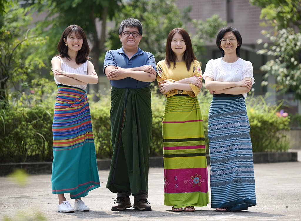 緬甸傳統服飾男性稱為 Pa soe(布梭),女性稱為Tamane(特敏)