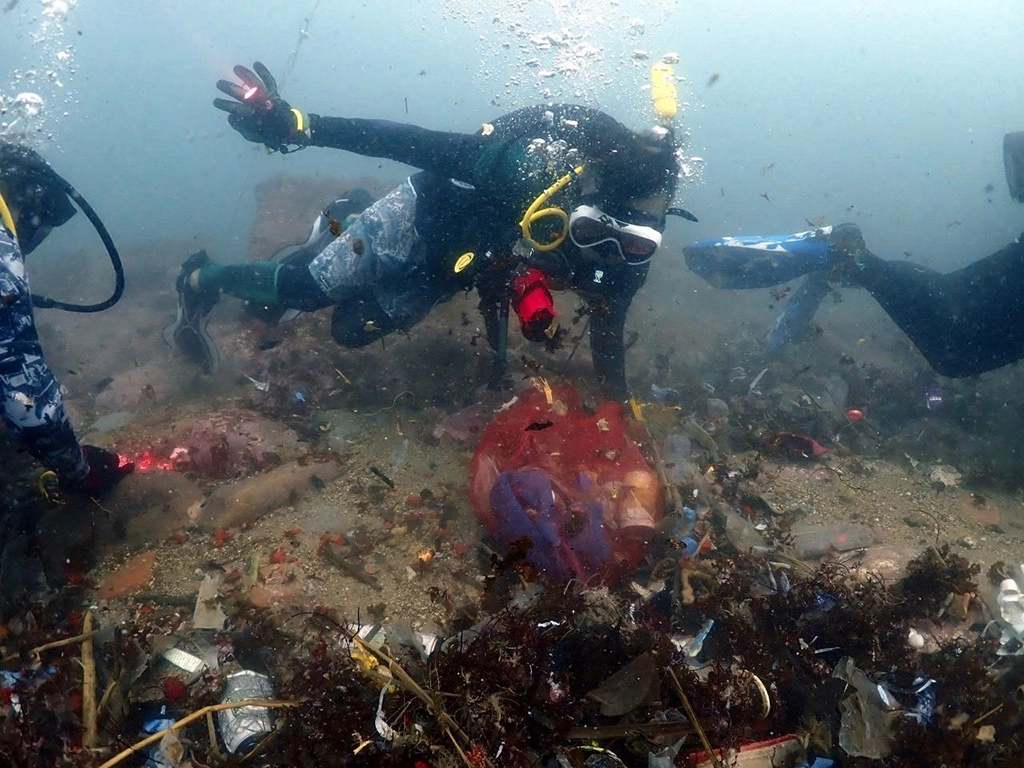 潛海戰將進行淨海
