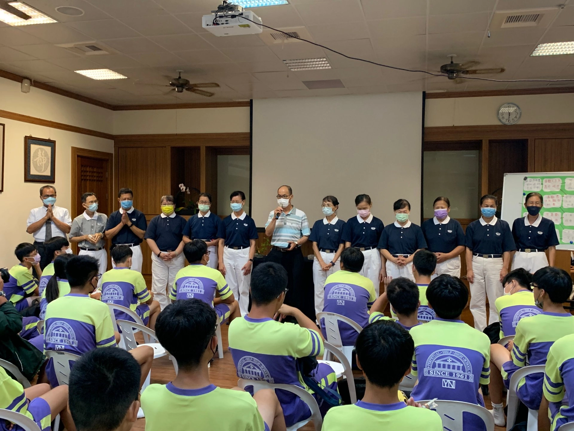 張錦坤老師(中)肯定慈濟與科工館、雲林縣政府的合作,將特展選在離都會區較遠的雲林,對年輕學子助益良多。