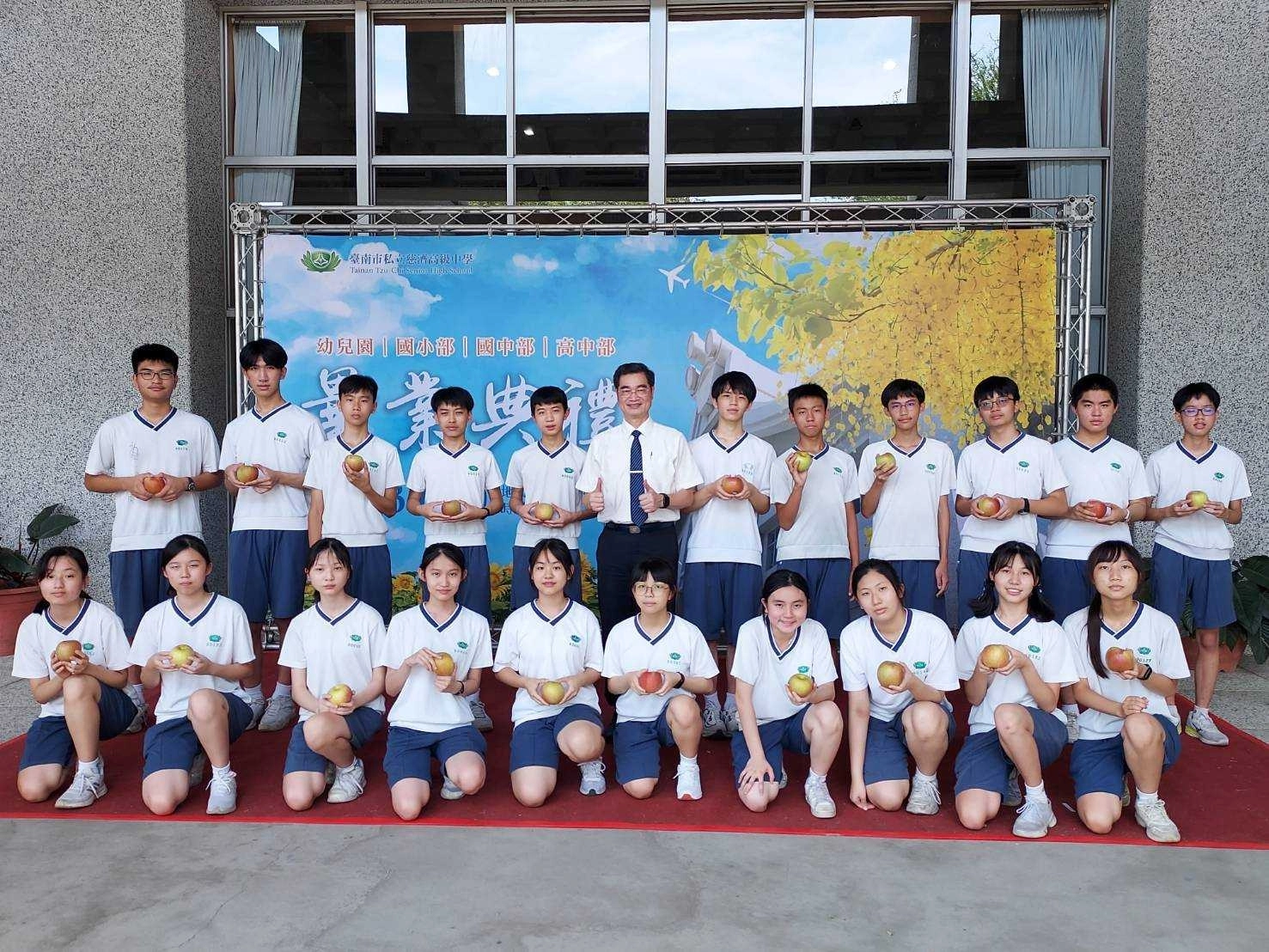 112年國中會考成績出爐,臺南慈濟高中國中部學生在各科精熟與基礎比例均超越全國!