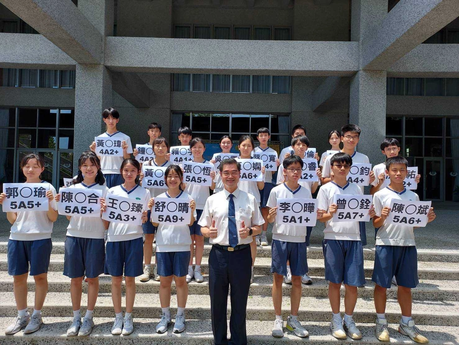 112年臺南慈中國中部國三考生共152位,超過14%能達到臺南地區第一志願的錄取標準,成績斐然。