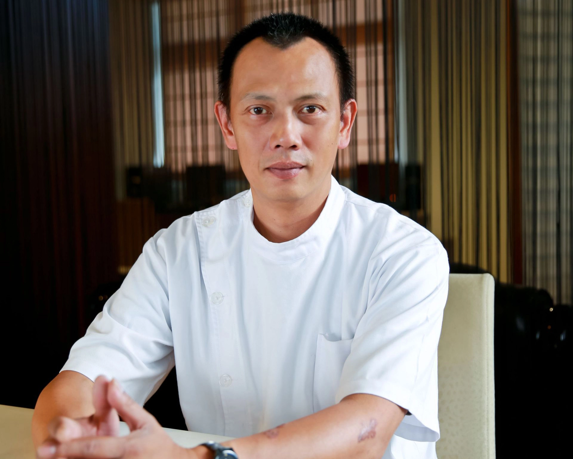 花蓮慈院急診部主任陳坤詮指出,嚴重氯中毒可能造成化學性肺炎、肺水腫、呼息衰竭等症狀,為避免發生憾事,民眾居家清潔時應特別注意使用。