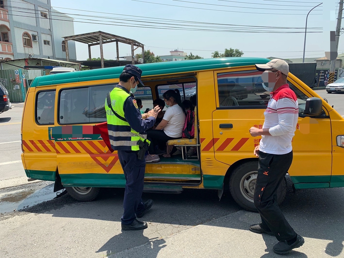 幼兒園所周邊實施幼童專用車聯合稽查。