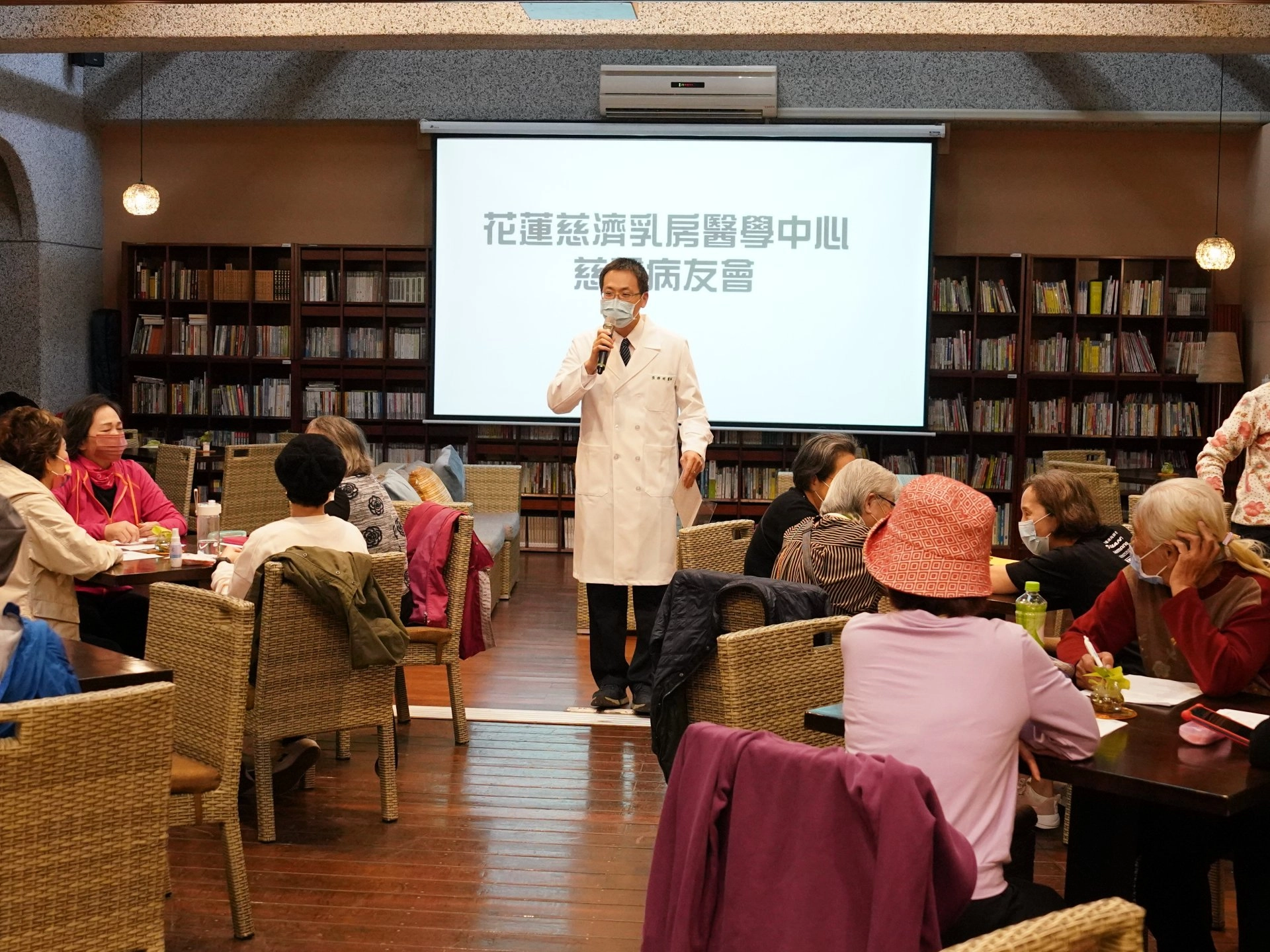 張群明主任指出,乳醫中心除提供最好、最方便的一站式乳房醫學檢驗服務外,中西醫合療團隊更讓病友在花蓮即可獲得高品質的治療與照護。