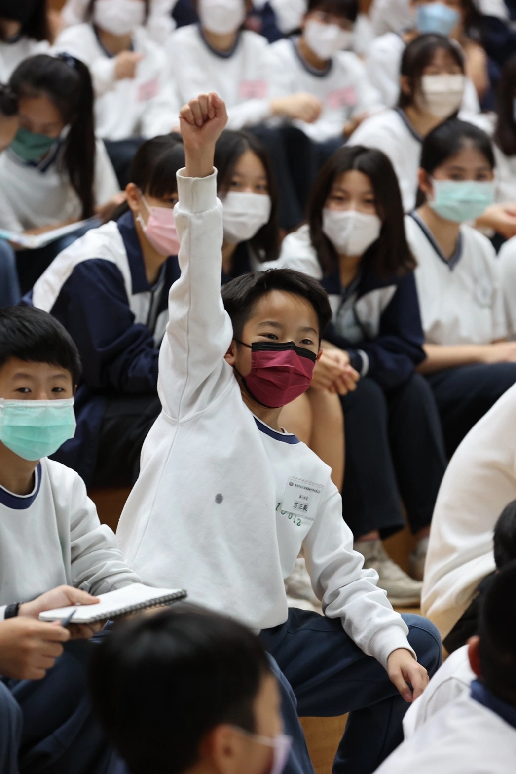 學生們把握機會積極投入活動。(盧孟筳 攝)